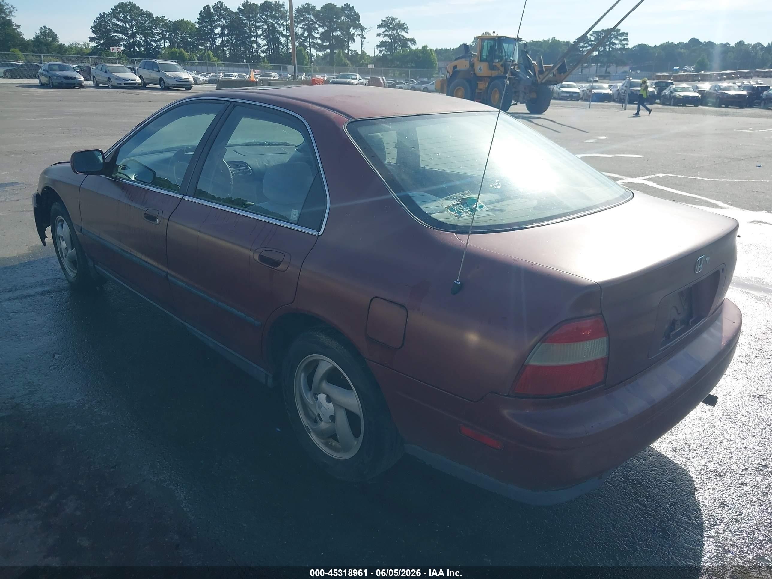 1994 Honda Accord Lx/ex Burgundy vin: 1HGCD5647RA030999