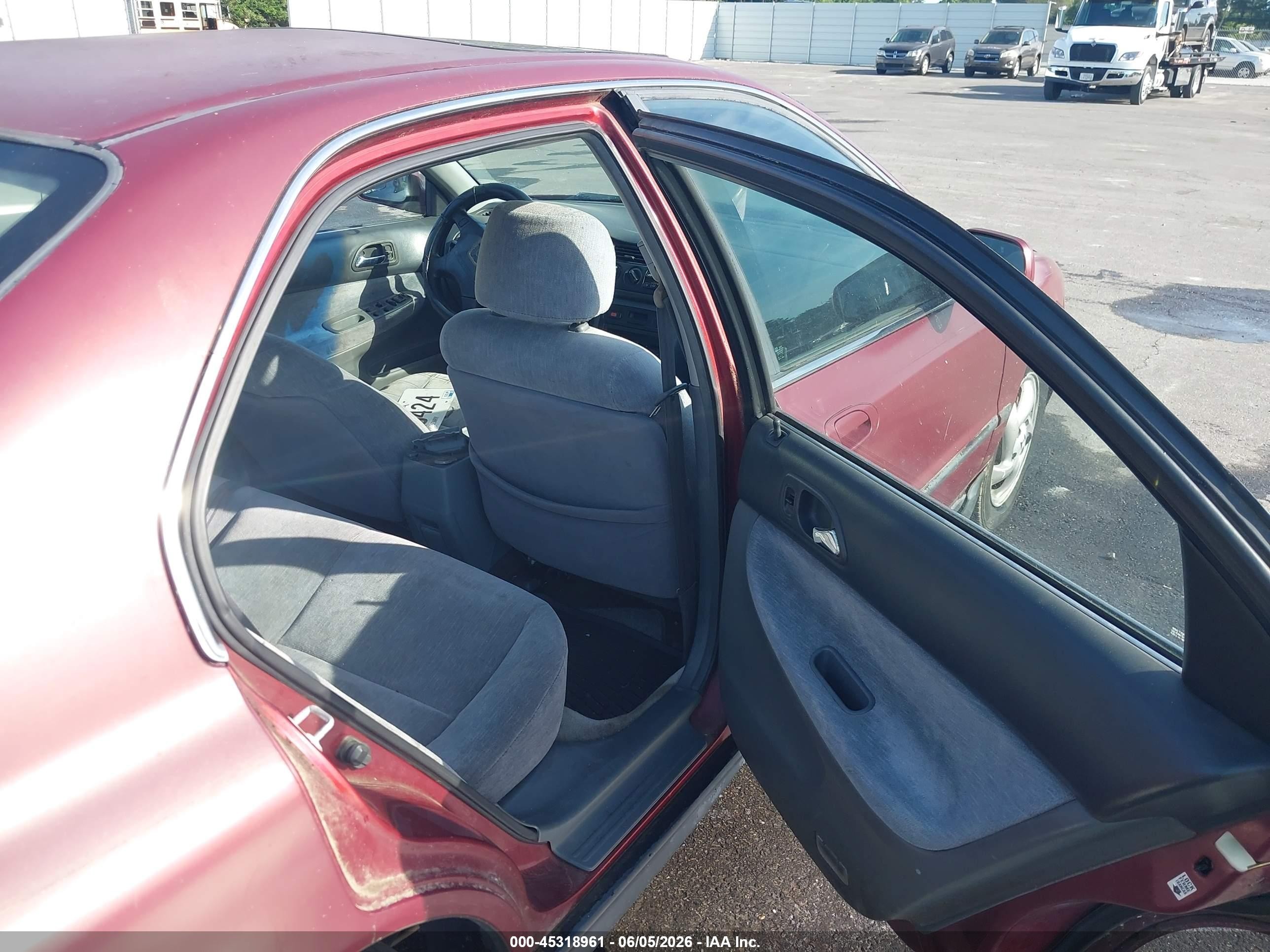 1994 Honda Accord Lx/ex Burgundy vin: 1HGCD5647RA030999