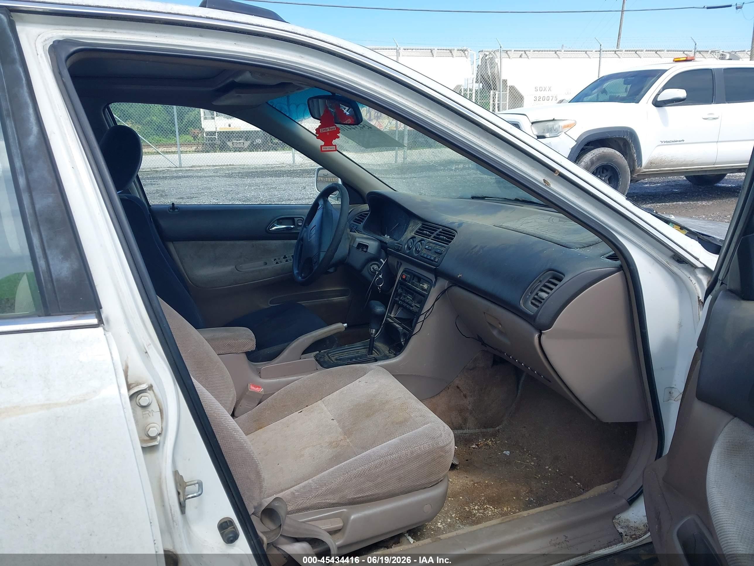 1995 Honda Accord Ex Белый vin: 1HGCD5651SA073149