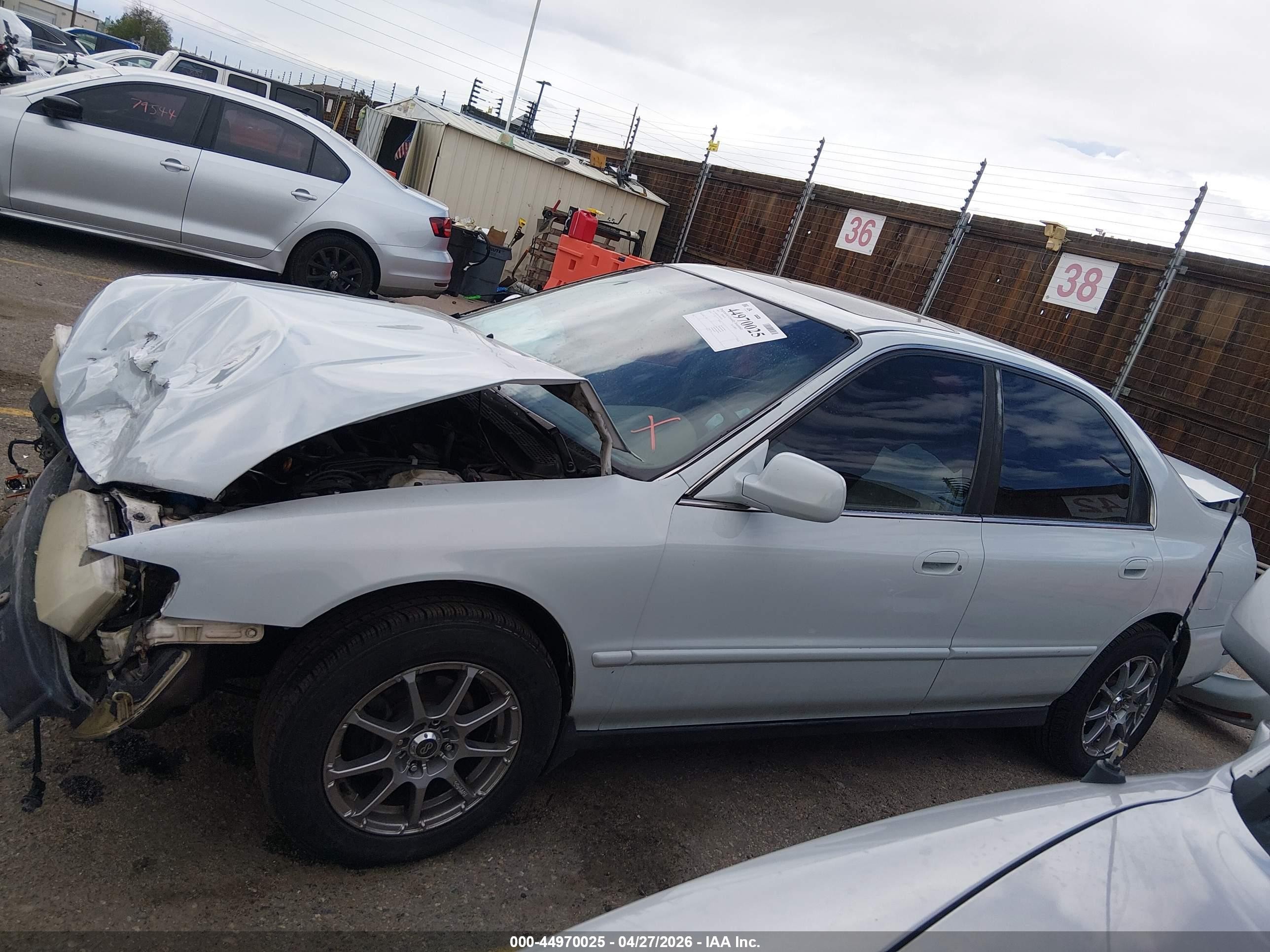 1997 Honda Accord Ex White vin: 1HGCD5653VA010624