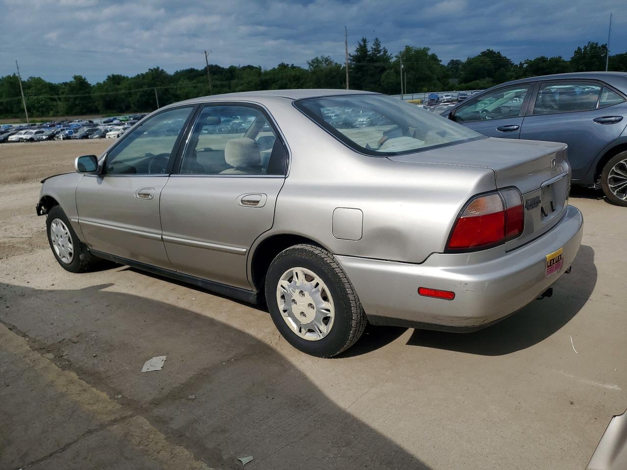 1996 Honda Accord Dx 25th Anniversary Gold vin: 1HGCD5680TA135393