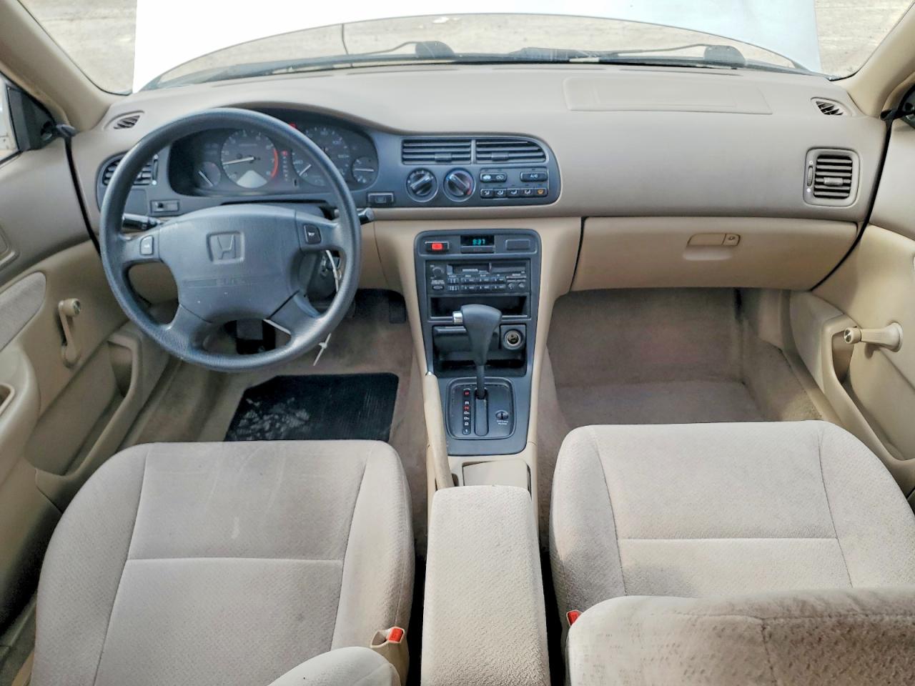 1996 Honda Accord Dx 25th Anniversary Gold vin: 1HGCD5680TA135393