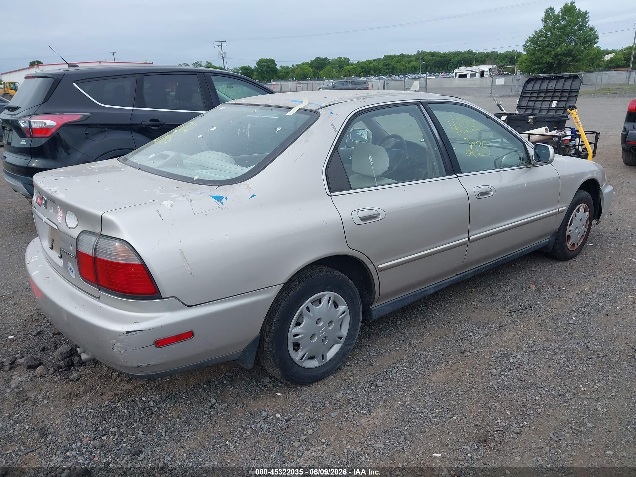 1996 Honda Accord Dx 25th Anniversary Silver vin: 1HGCD5681TA091145