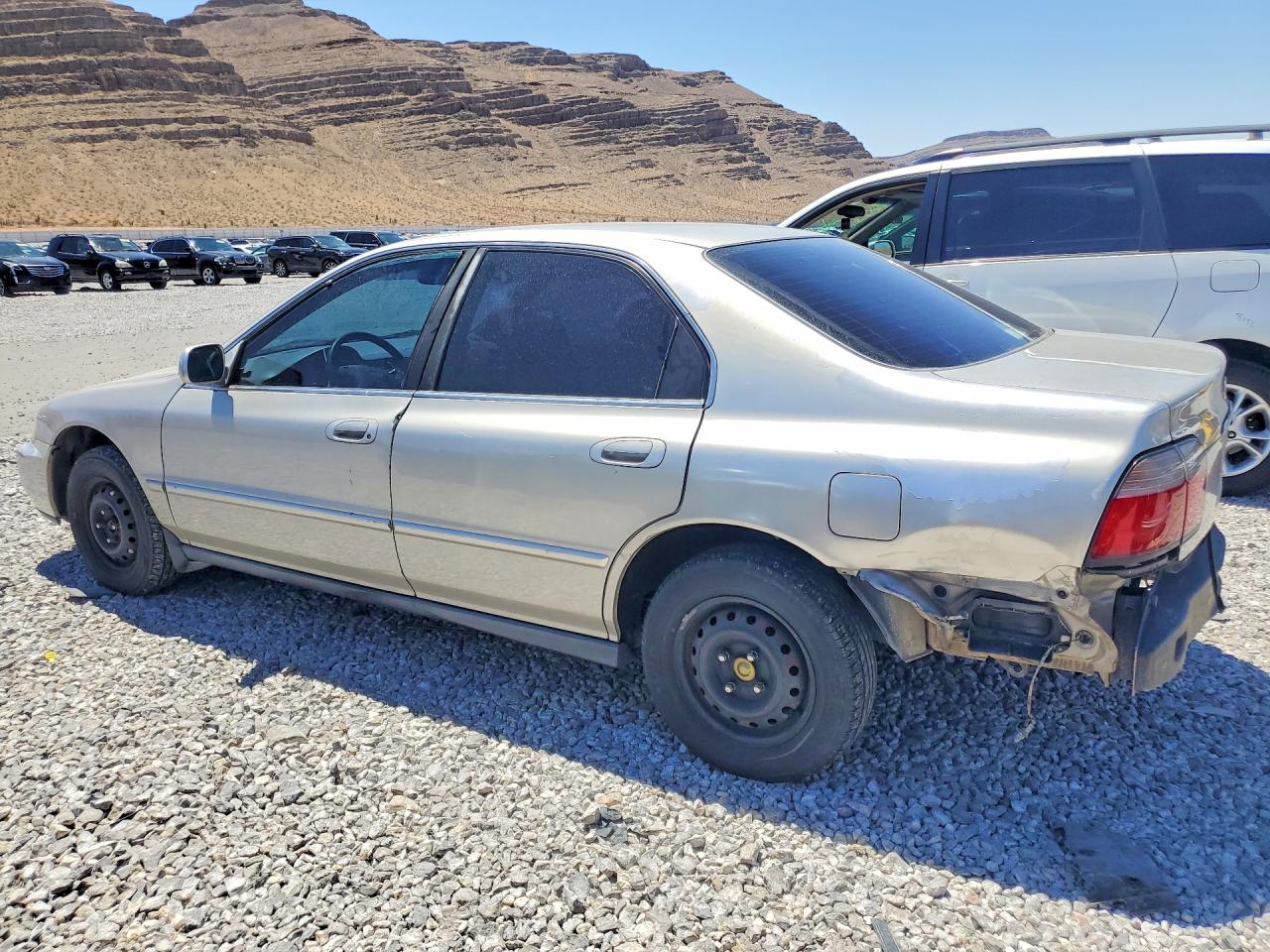 1996 Honda Accord Dx 25th Anniversary Silver vin: 1HGCD5686TA089908