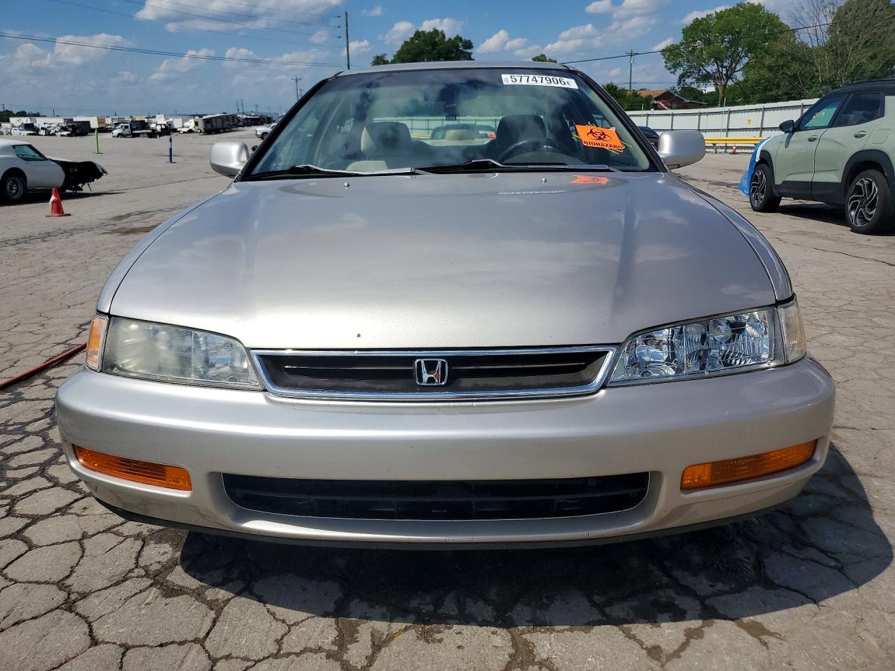 1996 Honda Accord Dx 25th Anniversary Silver vin: 1HGCD5686TA094719
