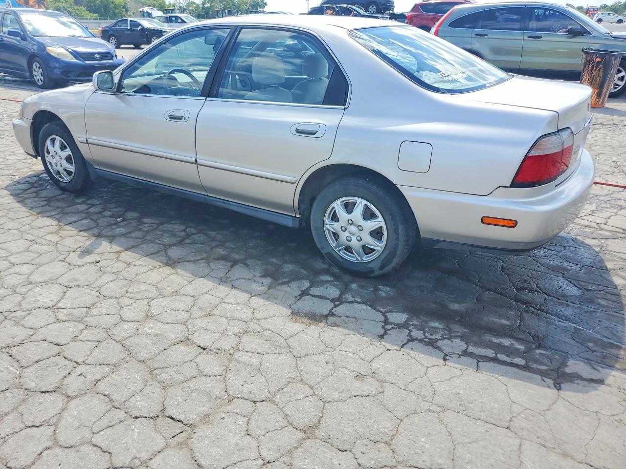 1996 Honda Accord Dx 25th Anniversary Silver vin: 1HGCD5686TA094719