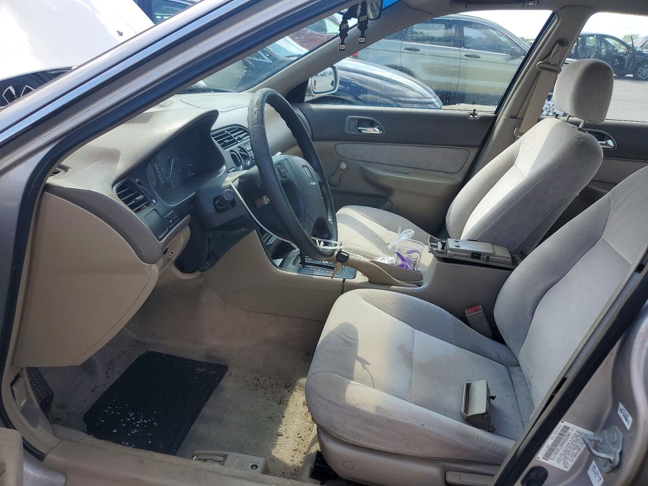 1996 Honda Accord Dx 25th Anniversary Silver vin: 1HGCD5686TA094719