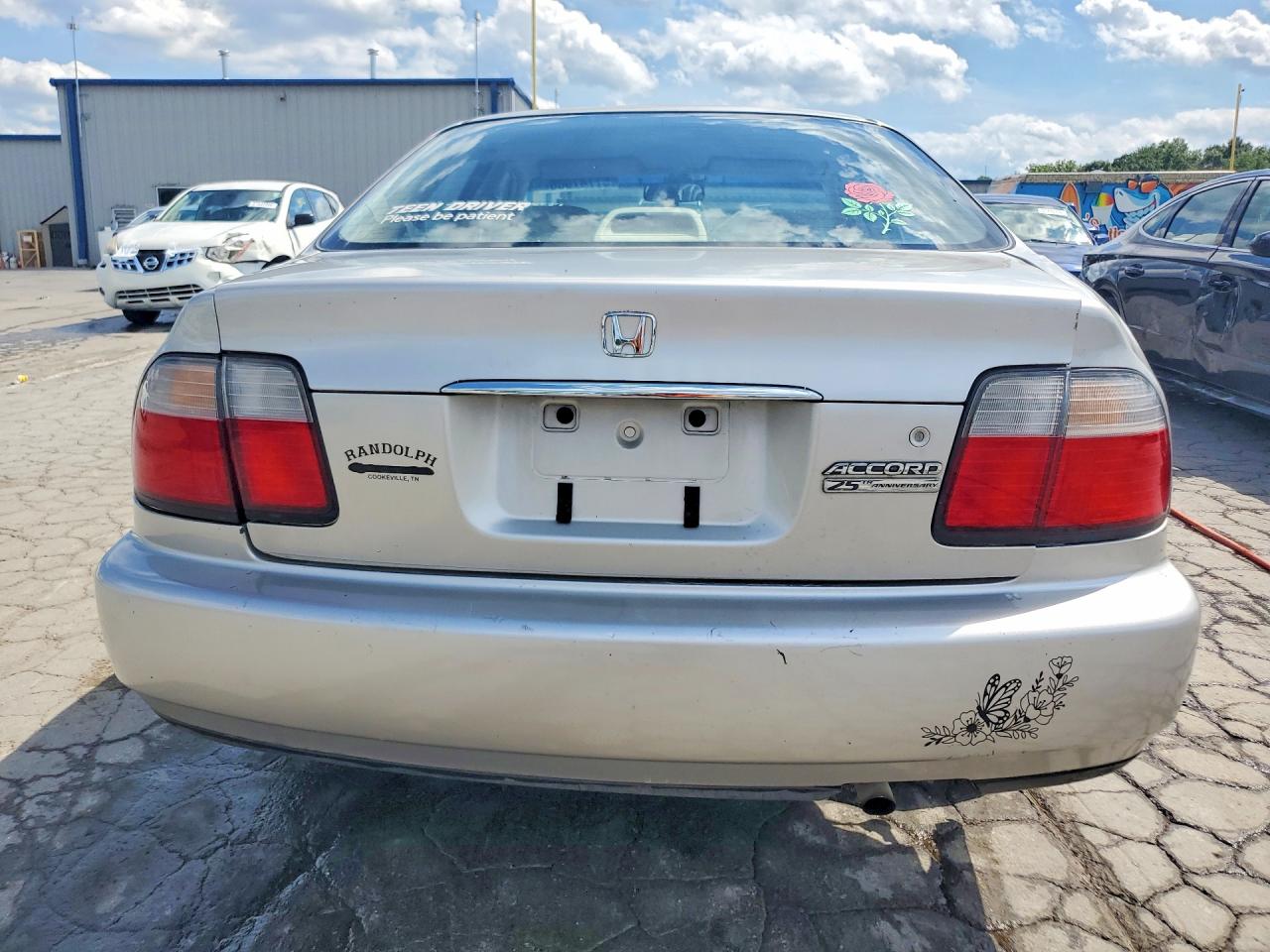 1996 Honda Accord Dx 25th Anniversary Silver vin: 1HGCD5686TA094719