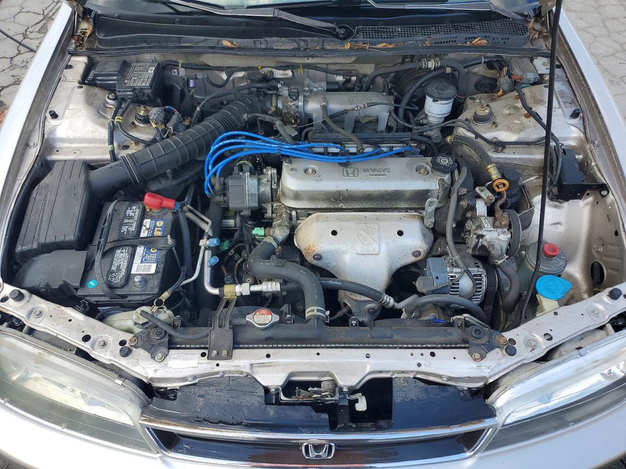 1996 Honda Accord Dx 25th Anniversary Silver vin: 1HGCD5686TA094719