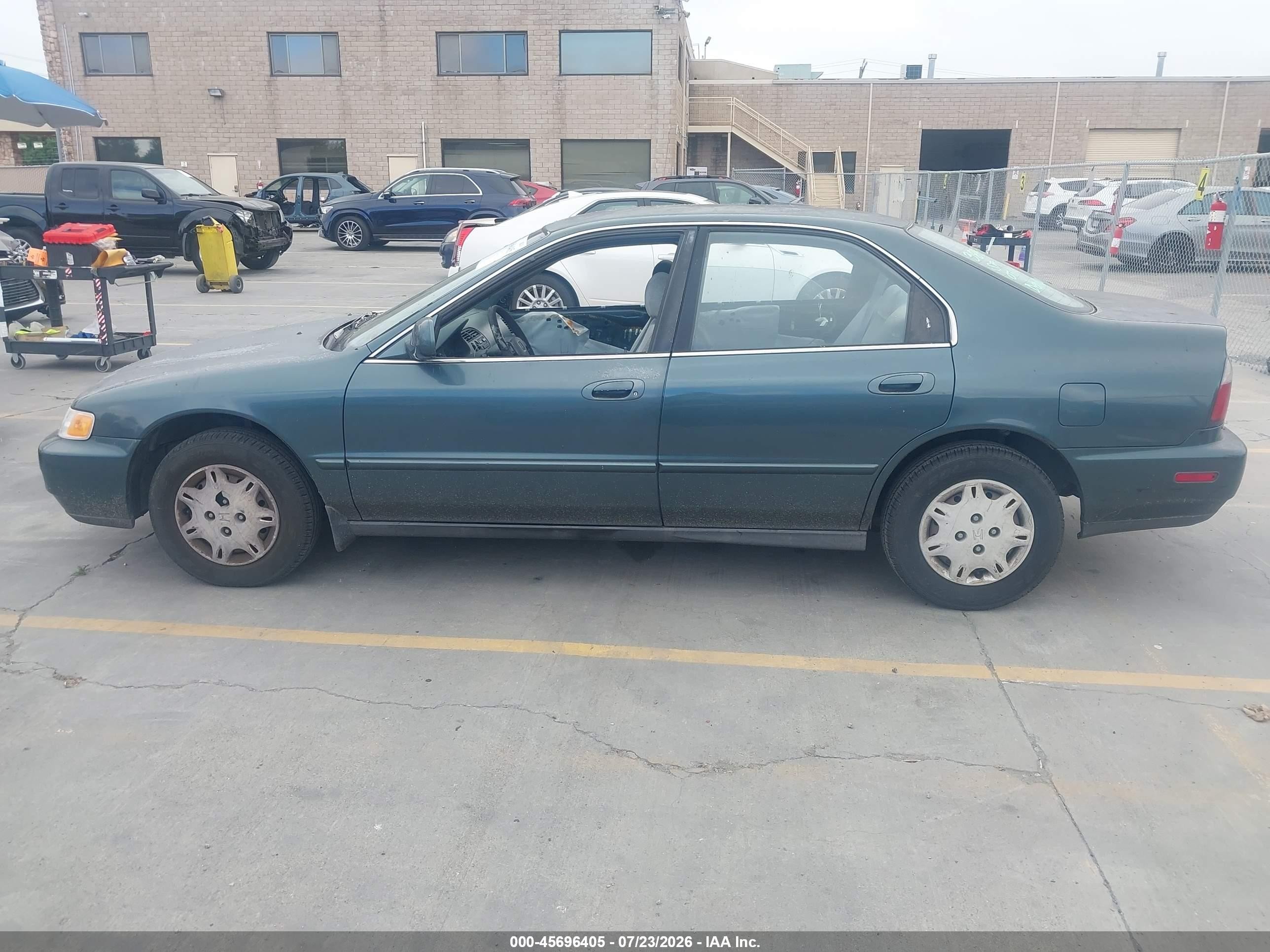 1996 Honda Accord Value Green vin: 1HGCD5692TA273607