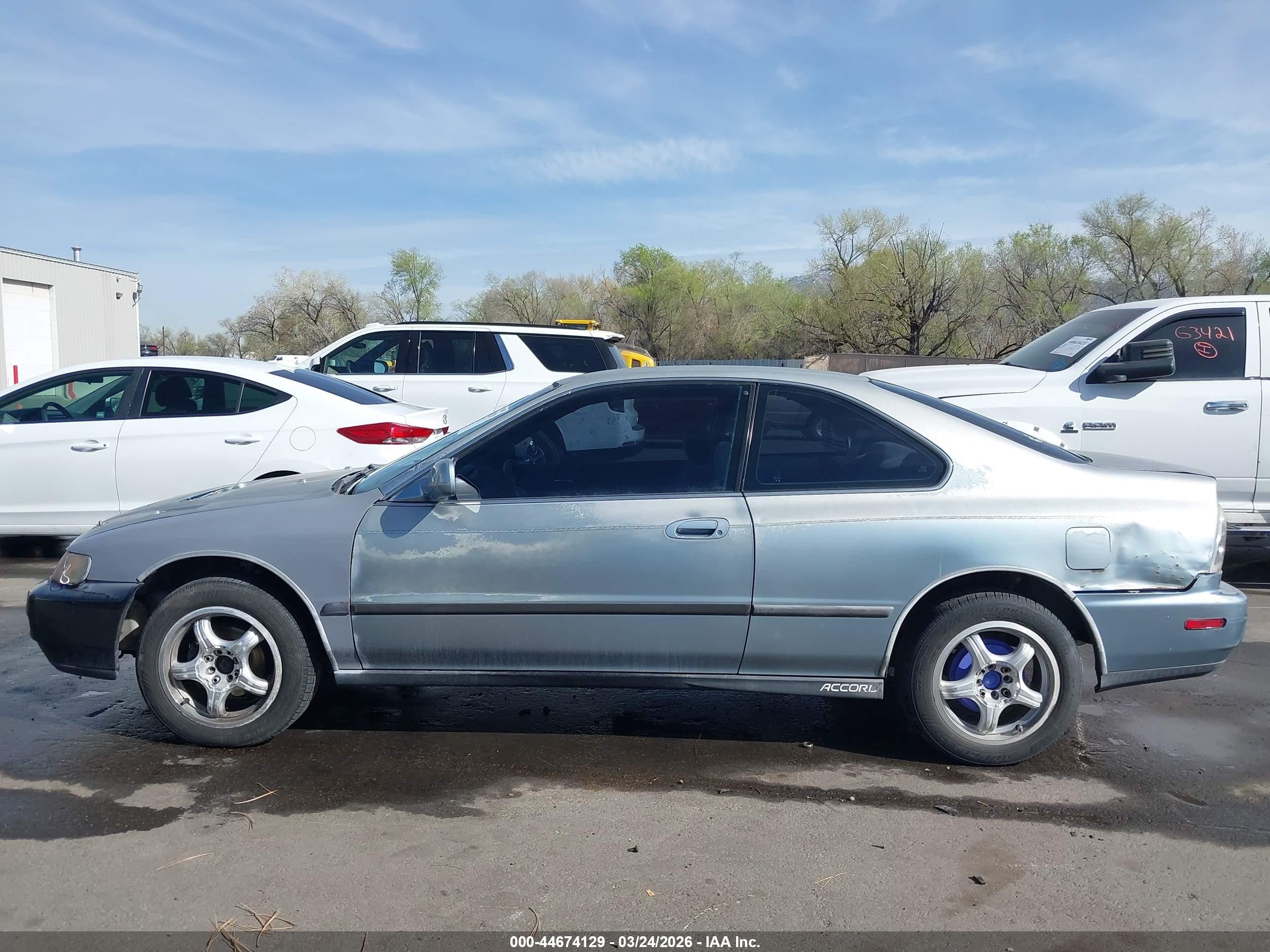 1996 Honda Accord Lx Gray vin: 1HGCD7233TA019126