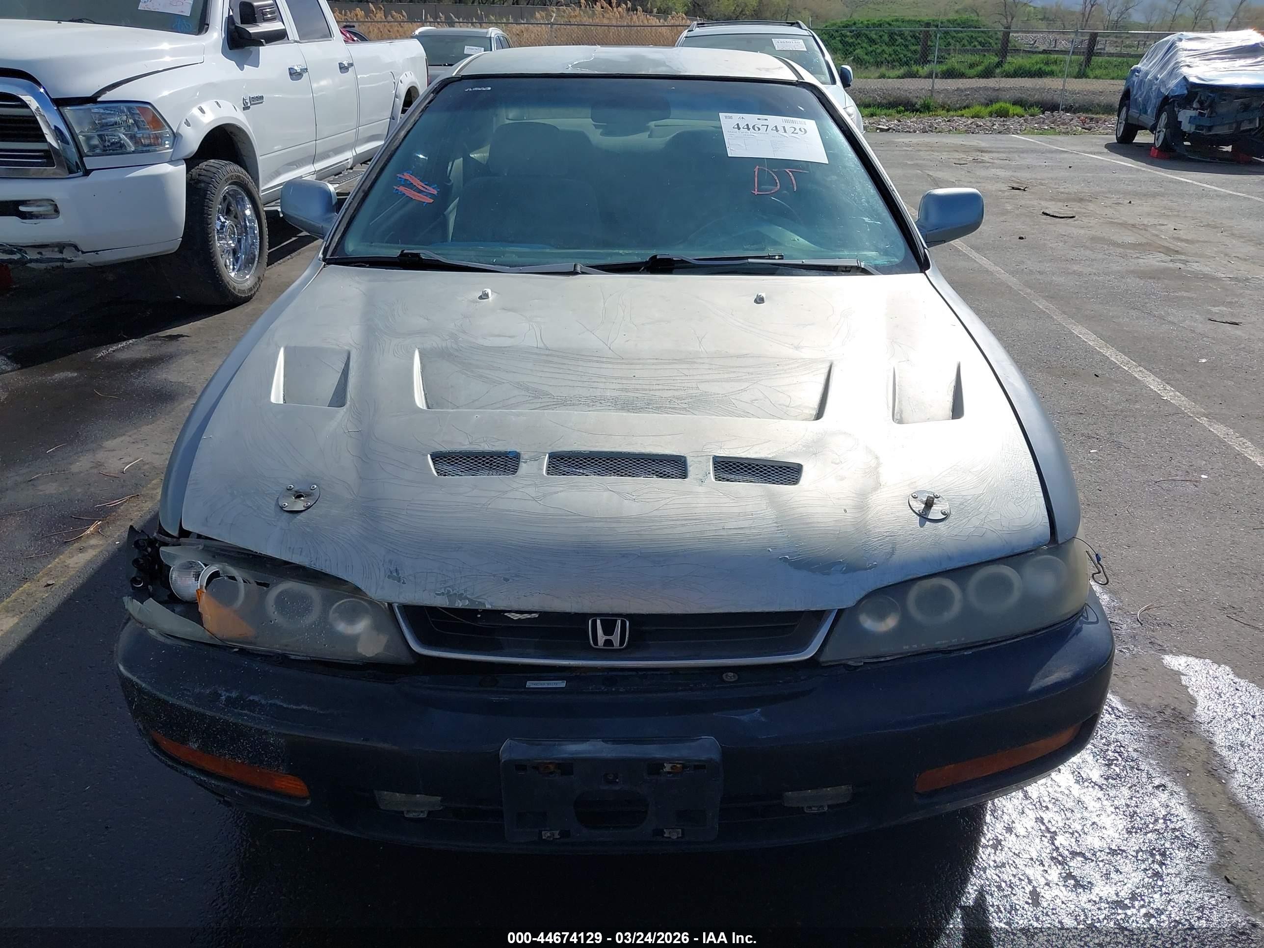 1996 Honda Accord Lx Gray vin: 1HGCD7233TA019126