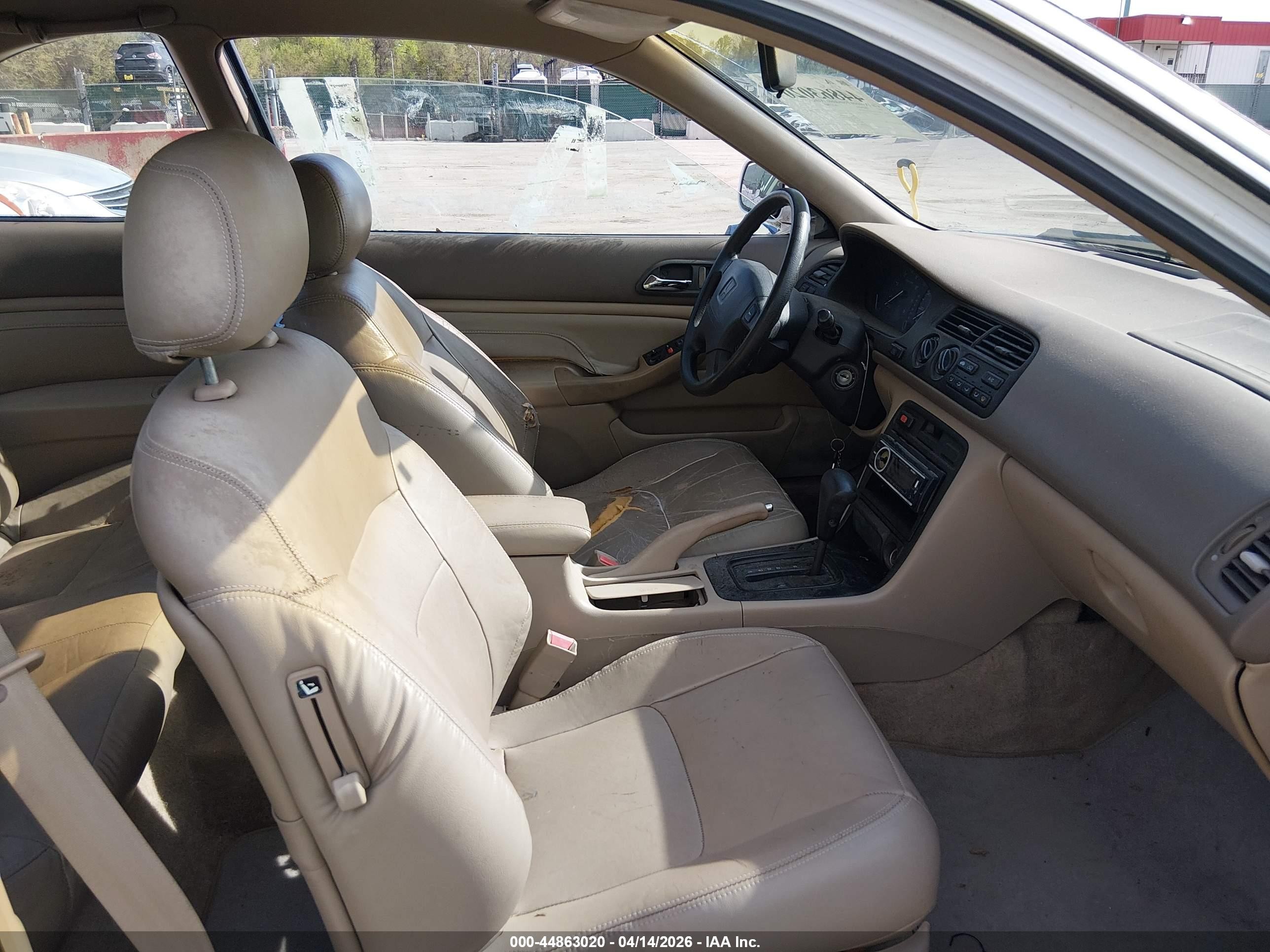 1997 Honda Accord Lx White vin: 1HGCD7234VA019770