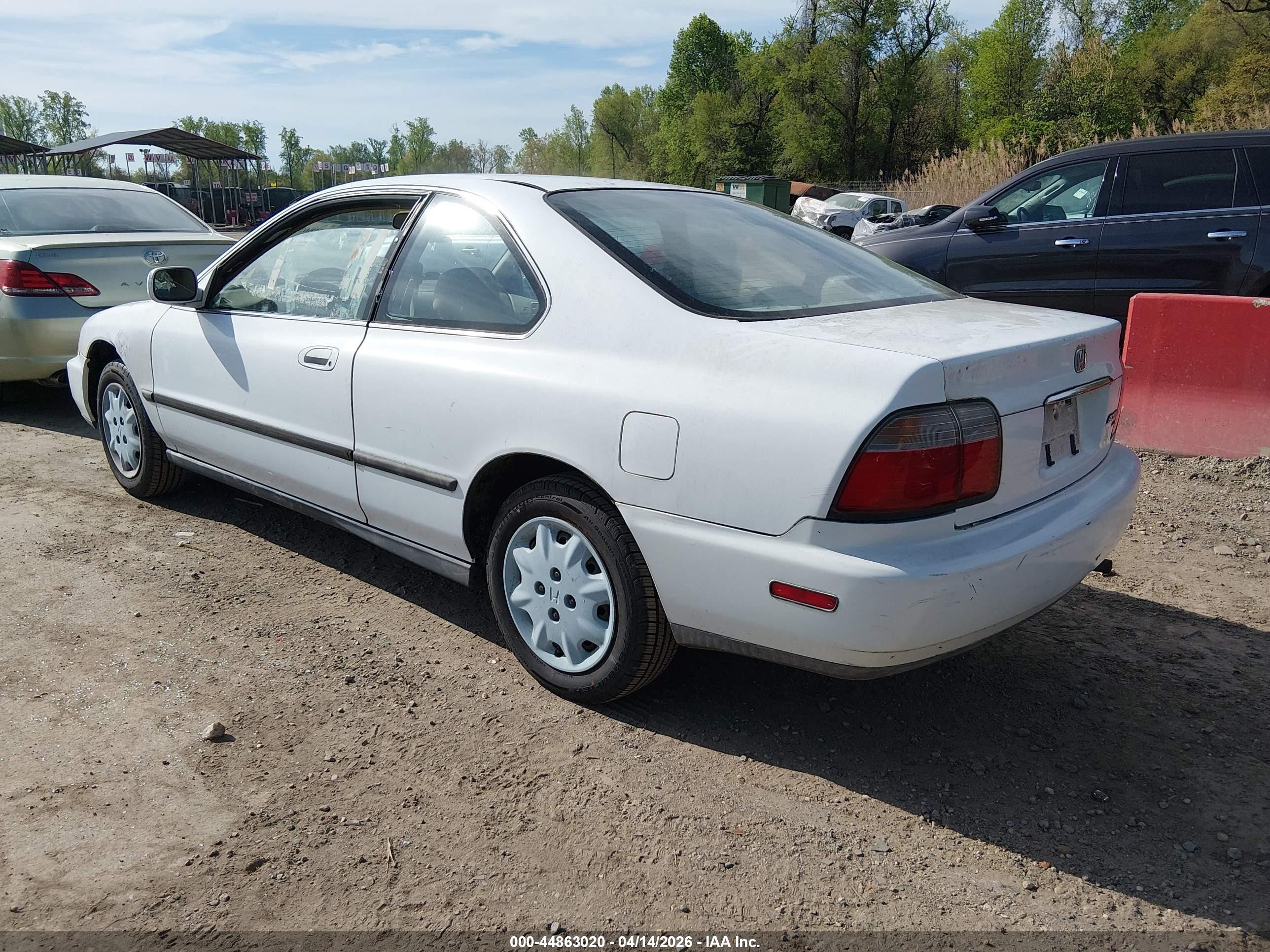 1997 Honda Accord Lx White vin: 1HGCD7234VA019770