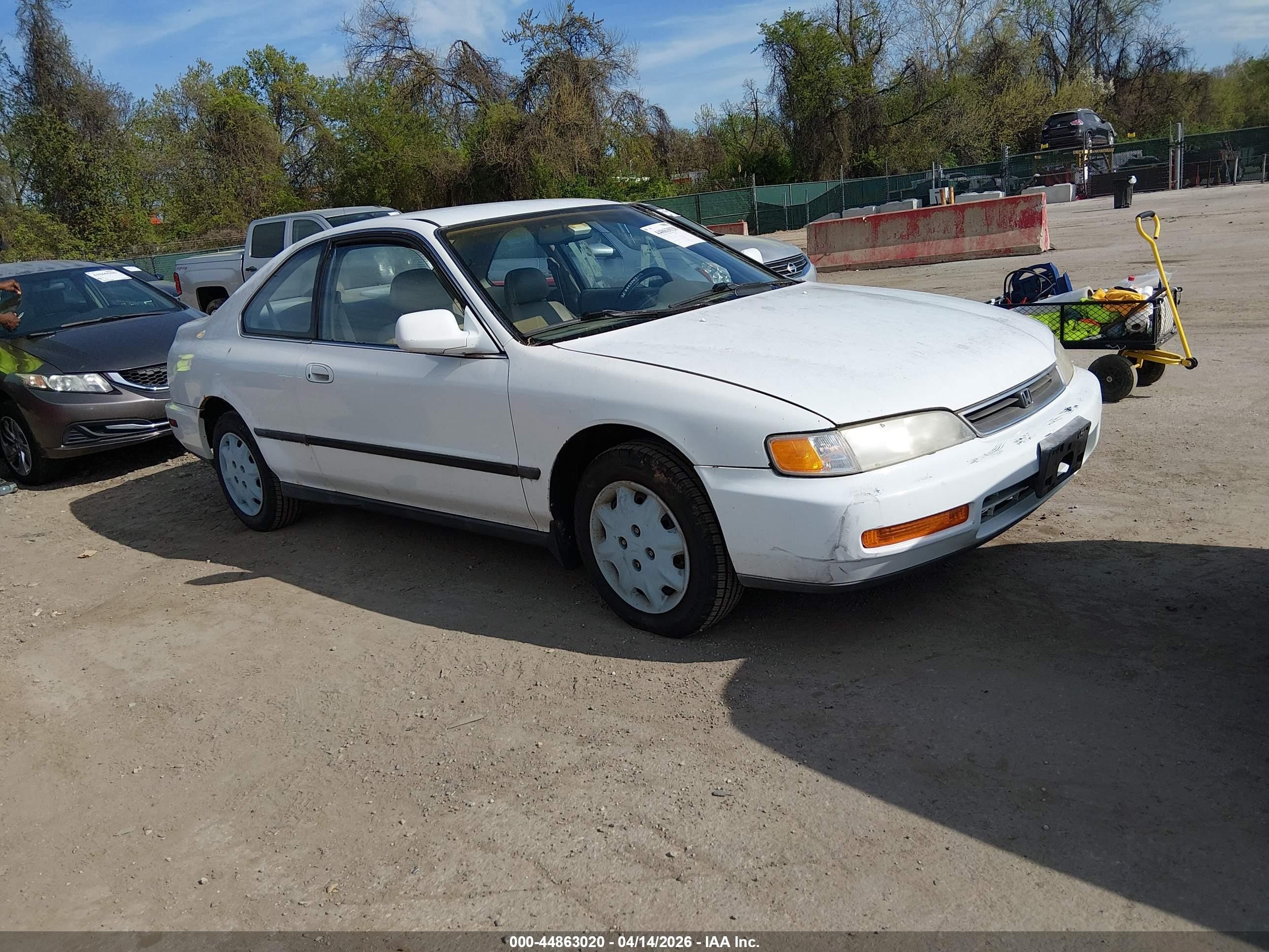 1997 Honda Accord Lx White vin: 1HGCD7234VA019770