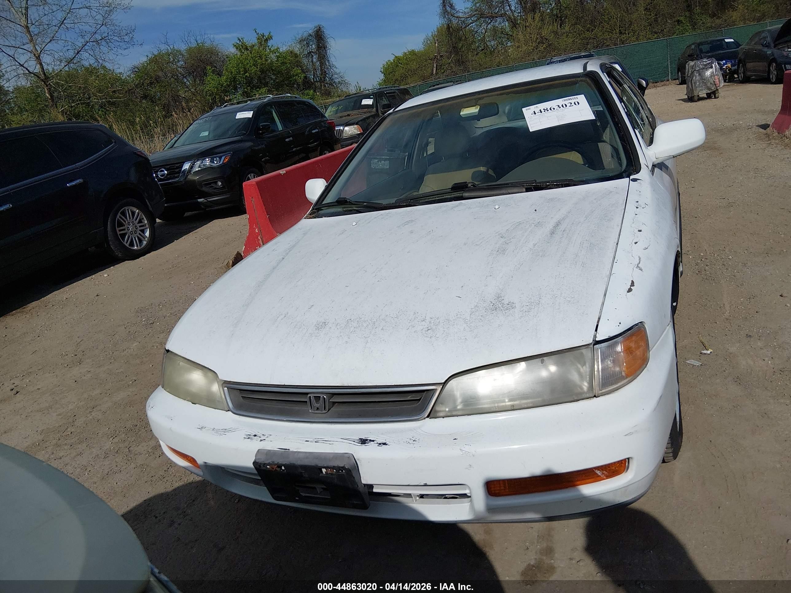 1997 Honda Accord Lx White vin: 1HGCD7234VA019770
