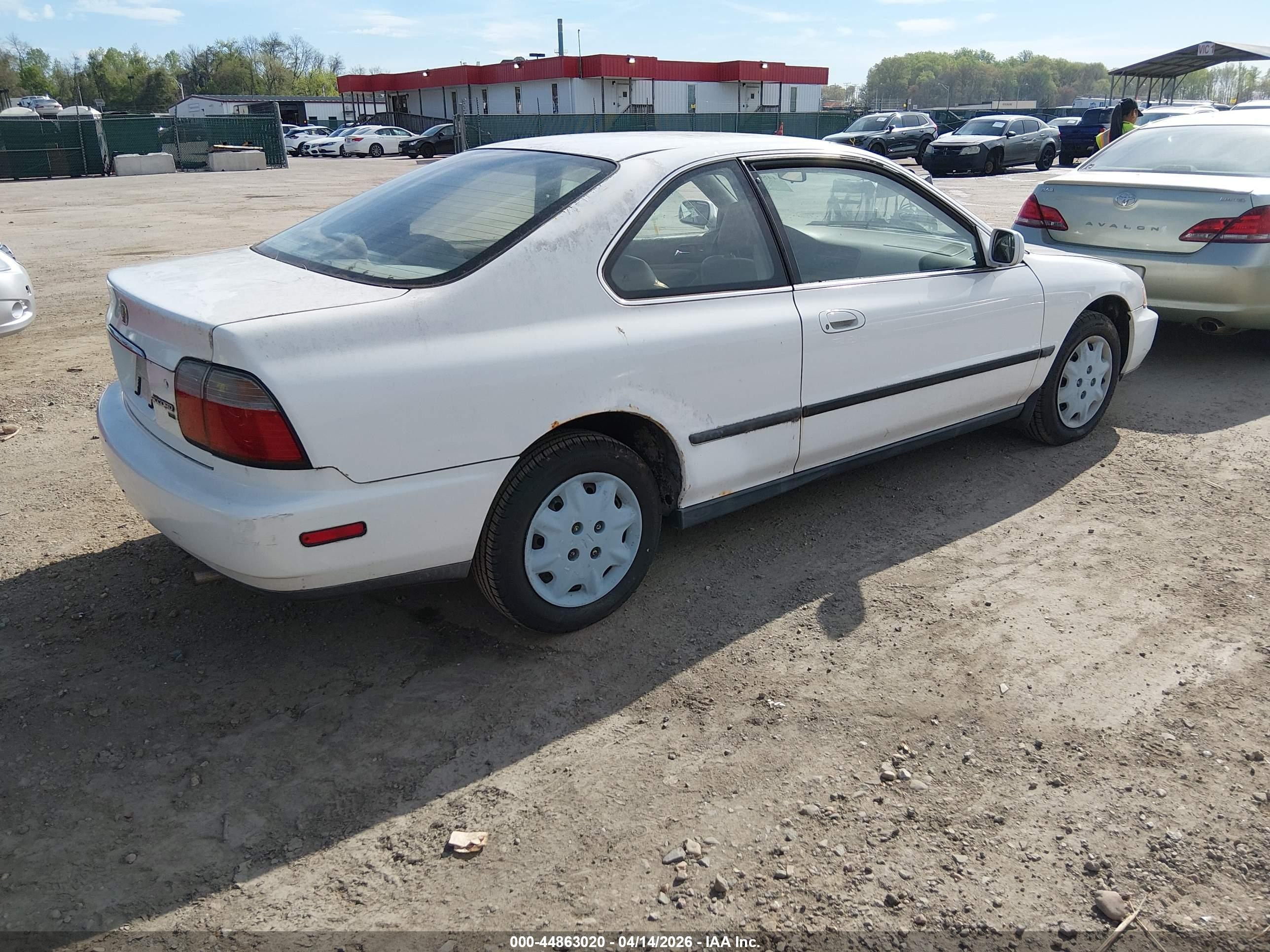 1997 Honda Accord Lx White vin: 1HGCD7234VA019770