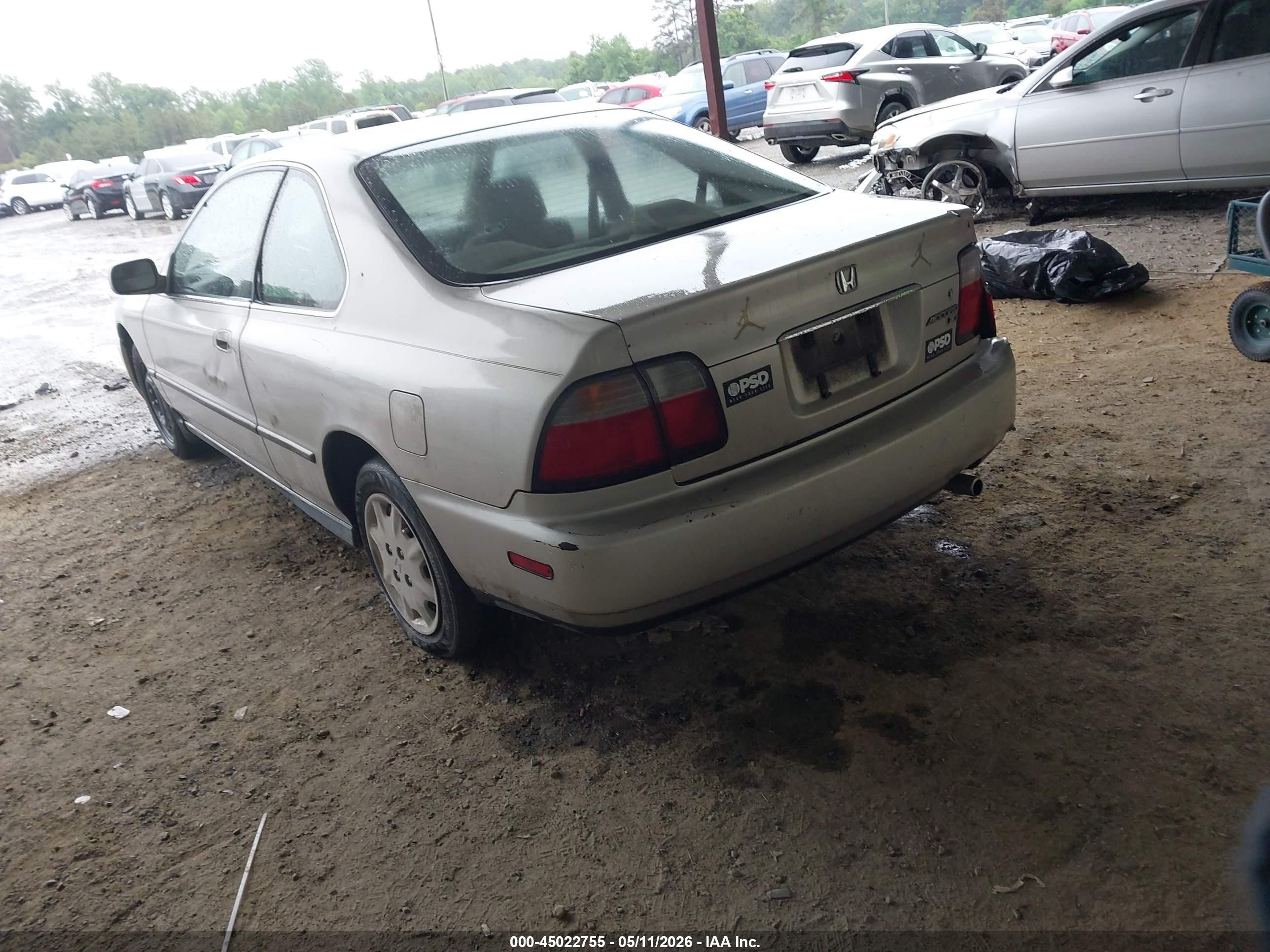 1996 Honda Accord Lx Gold vin: 1HGCD7235TA027776