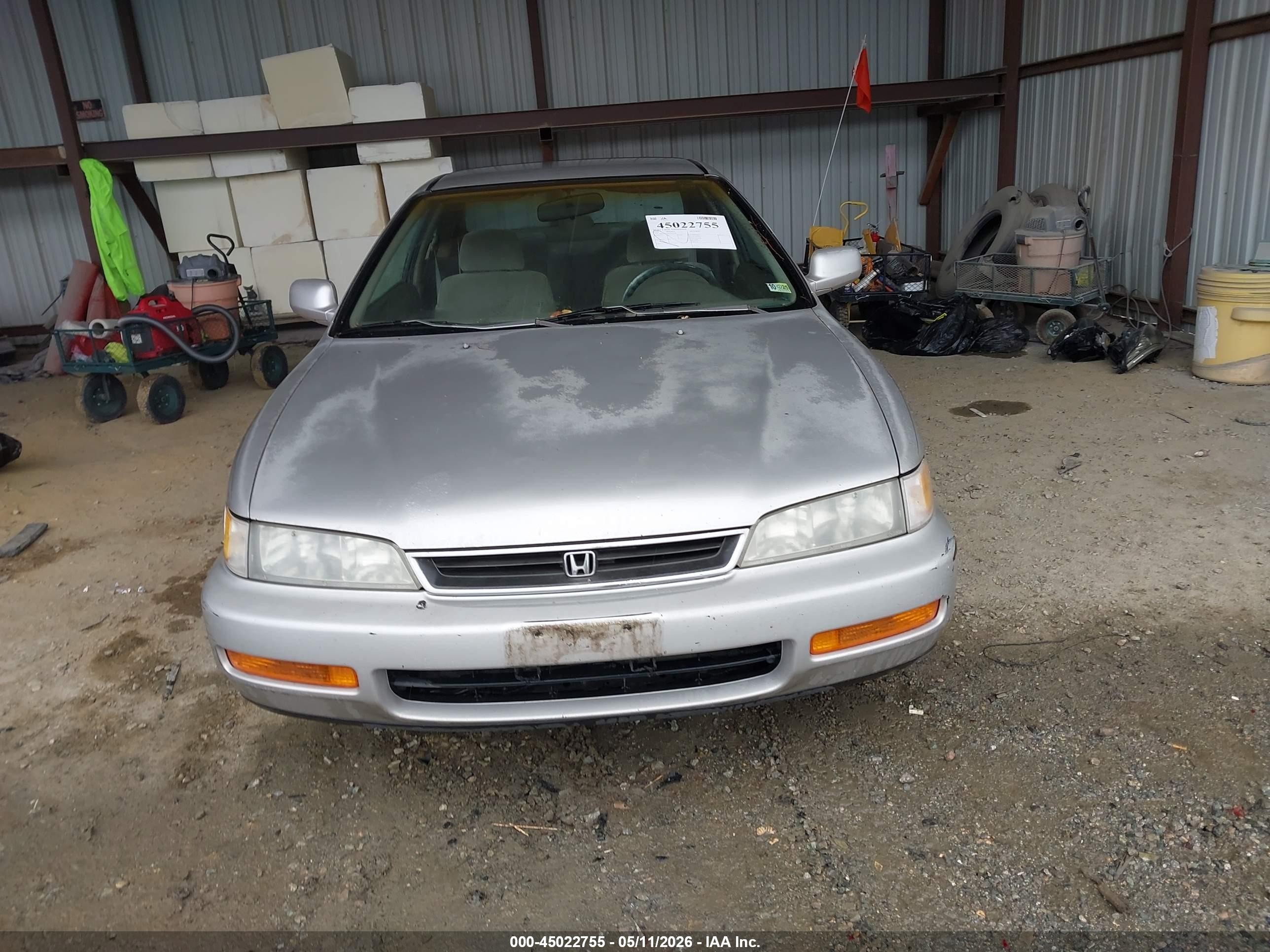 1996 Honda Accord Lx Gold vin: 1HGCD7235TA027776