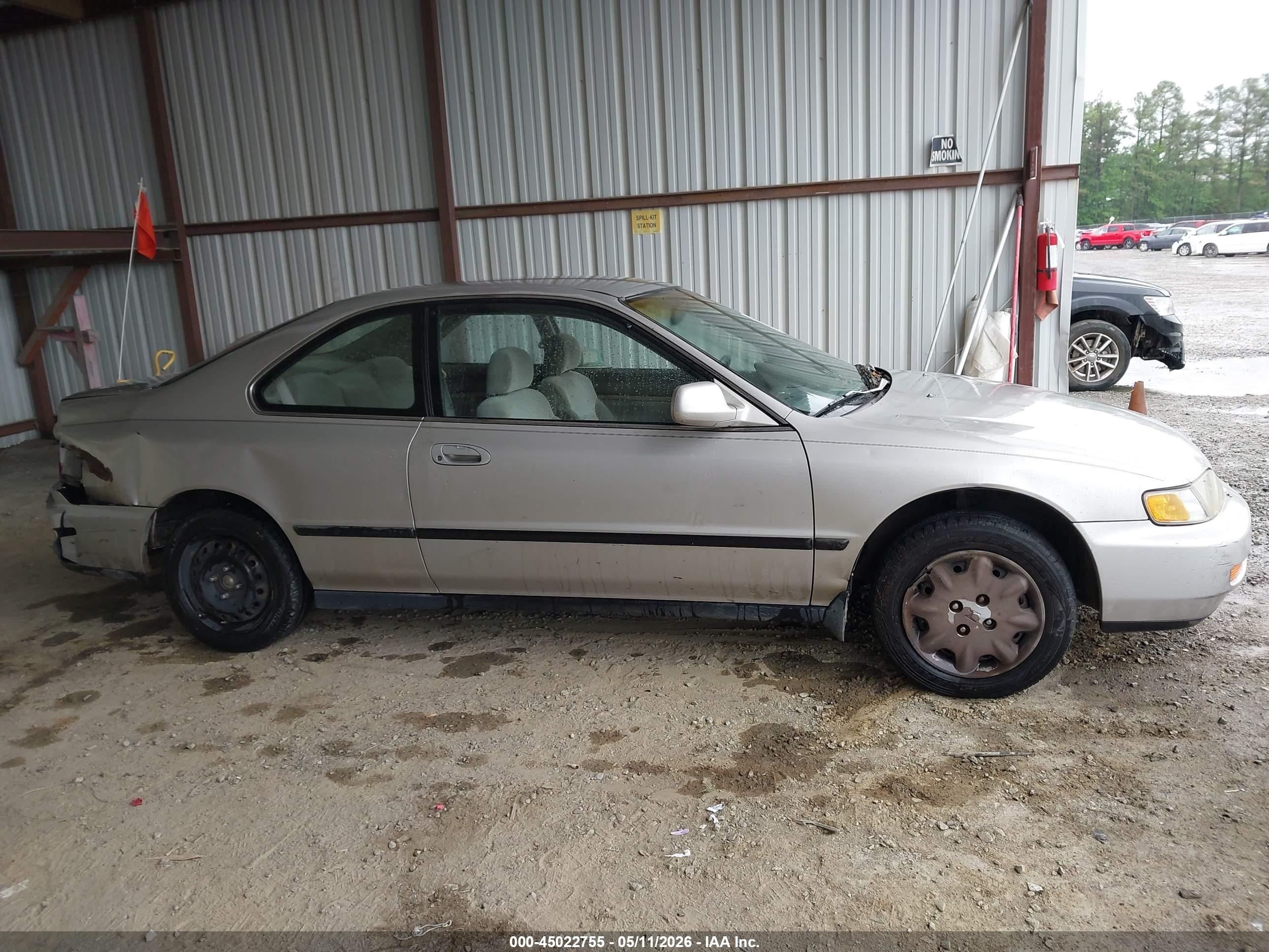 1996 Honda Accord Lx Gold vin: 1HGCD7235TA027776