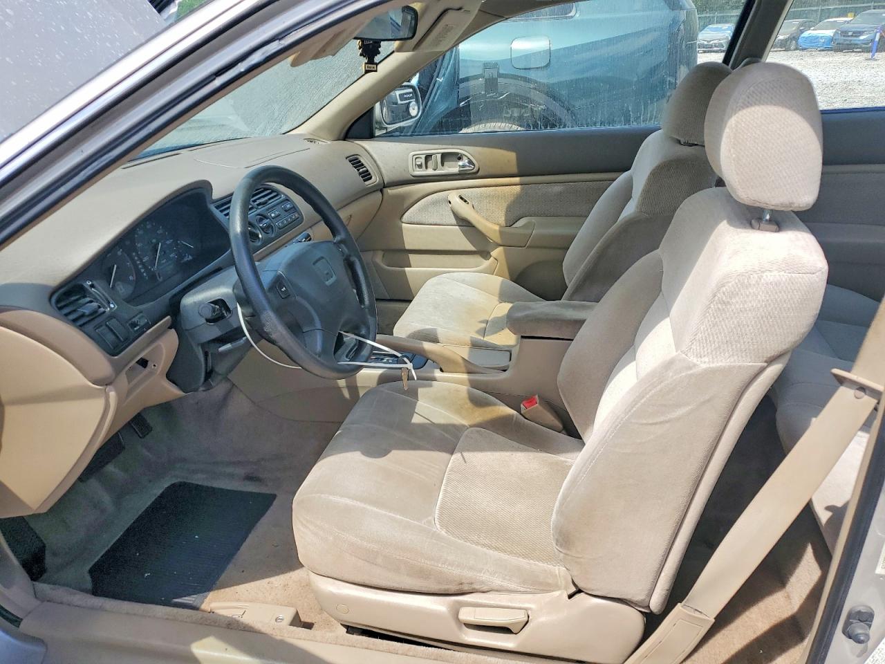 1996 Honda Accord Lx Silver vin: 1HGCD723XTA039115
