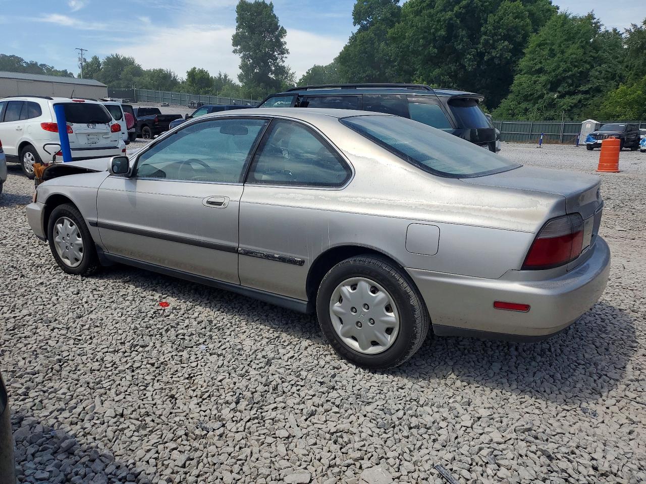 1996 Honda Accord Lx Silver vin: 1HGCD723XTA039115
