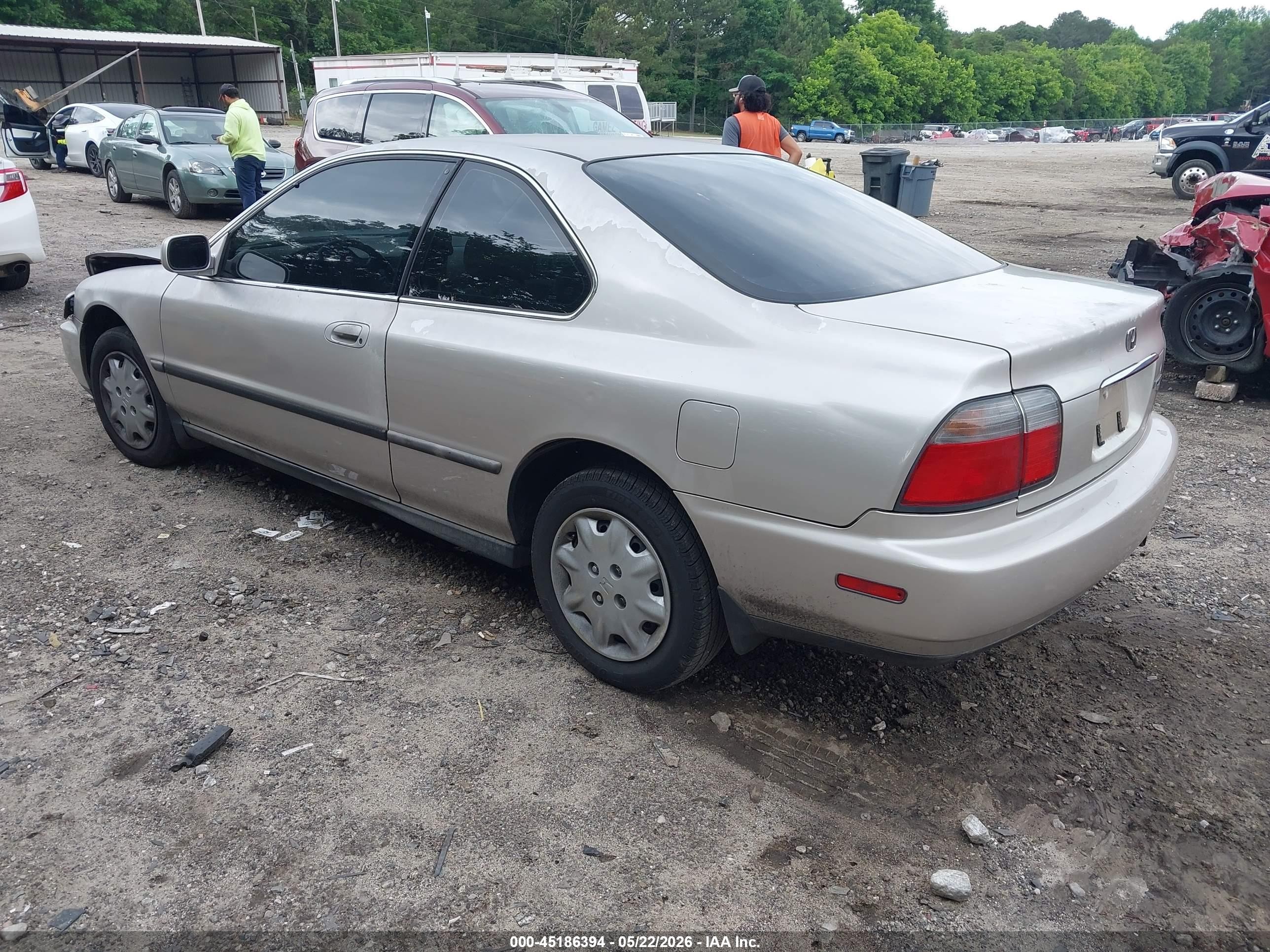 1997 Honda Accord Lx Beige vin: 1HGCD723XVA027906
