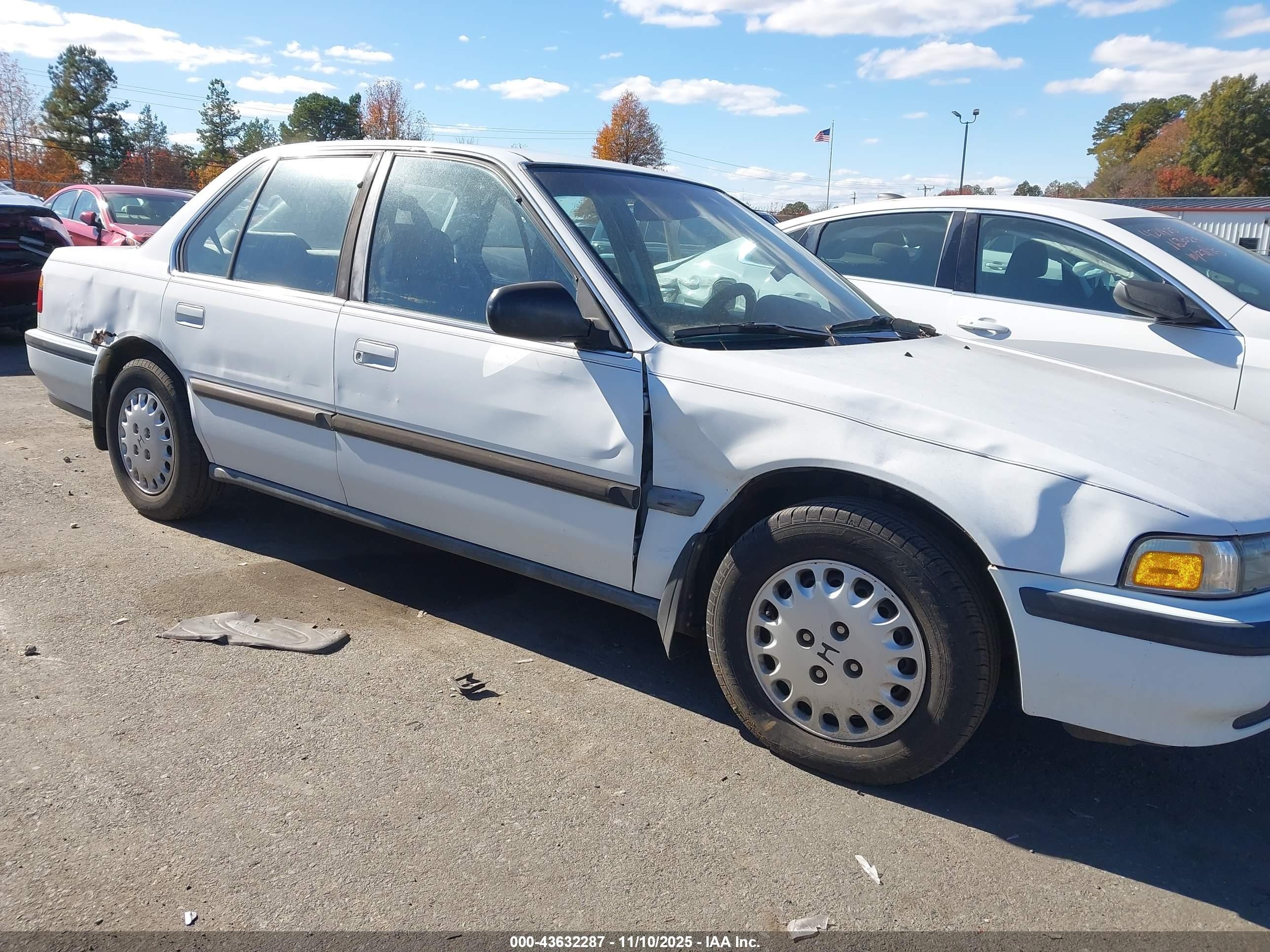 1991 Honda Accord Lx   White vin: 1HGCD7656MA155625