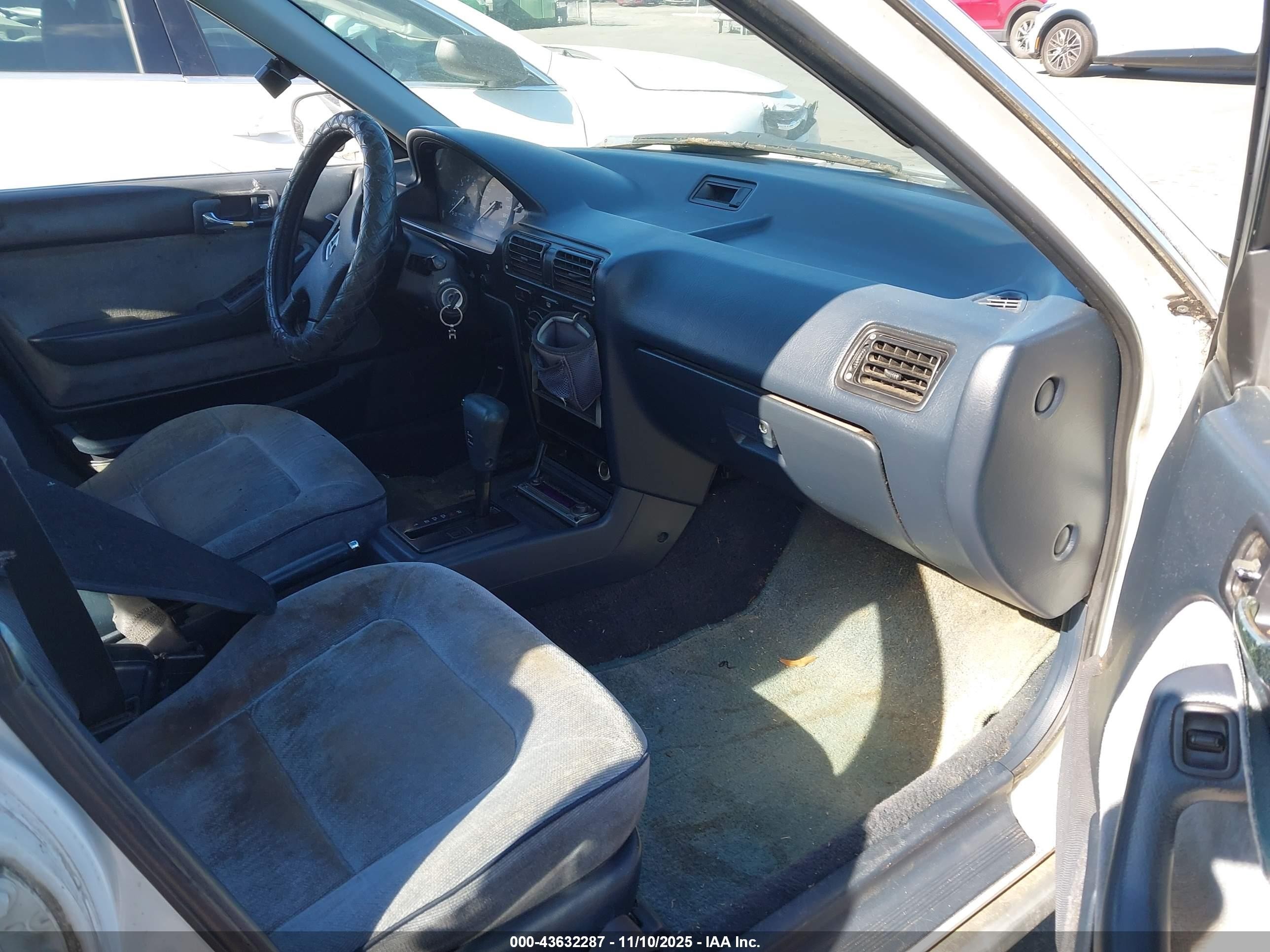 1991 Honda Accord Lx   White vin: 1HGCD7656MA155625