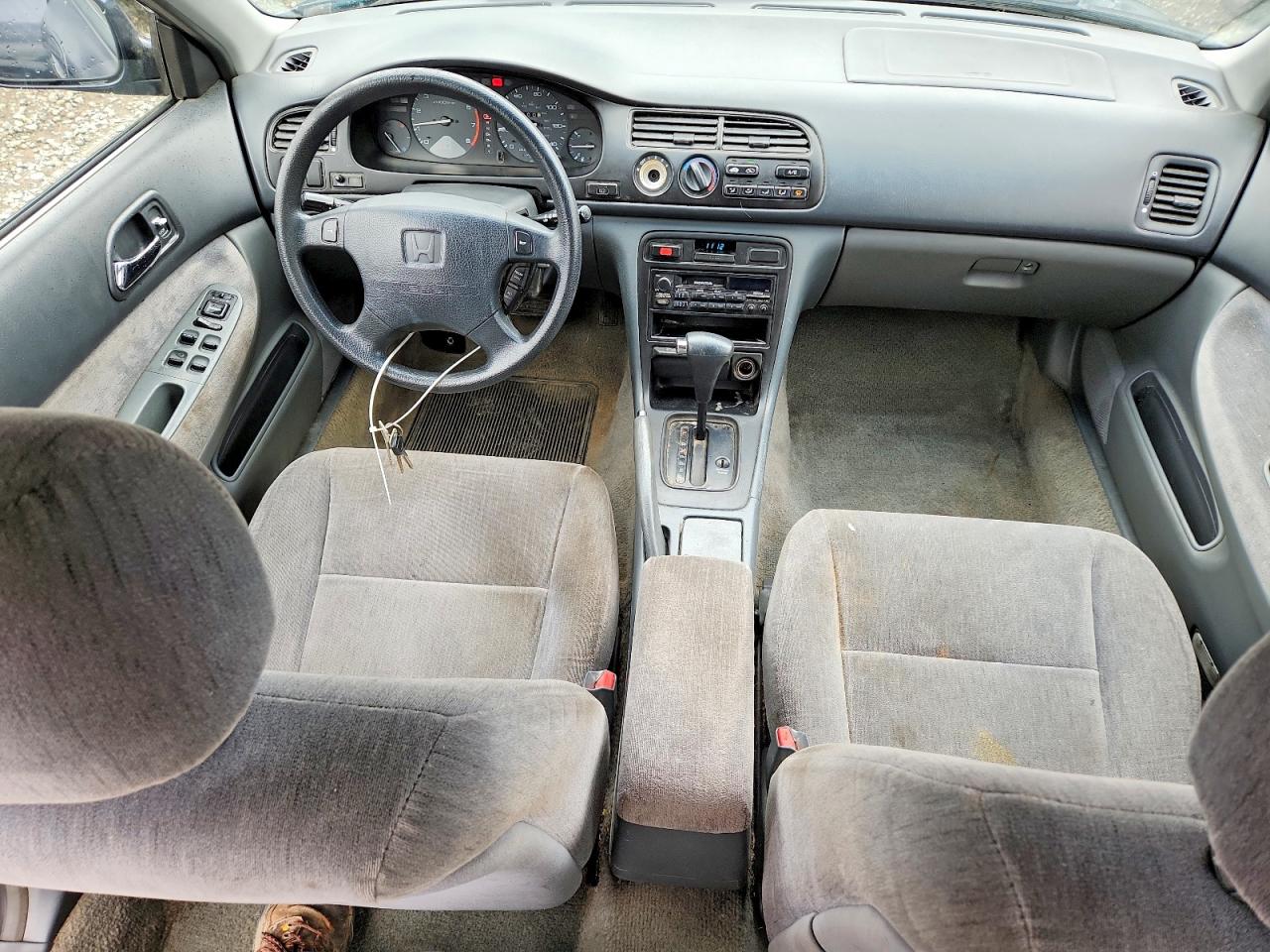 1995 Honda Accord Lx Purple vin: 1HGCE1824SA002150