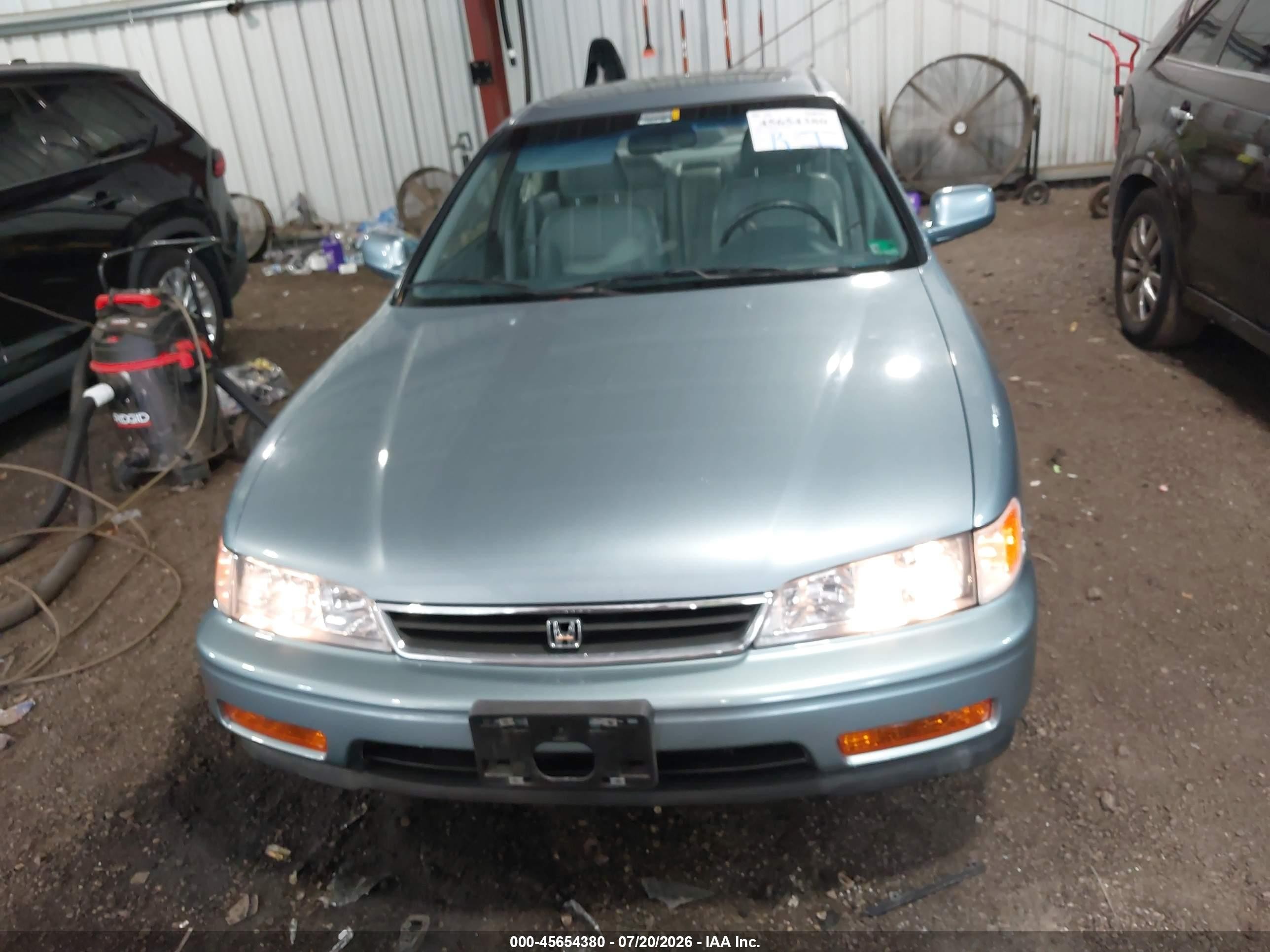 1995 Honda Accord Ex Light Blue vin: 1HGCE6662SA018141