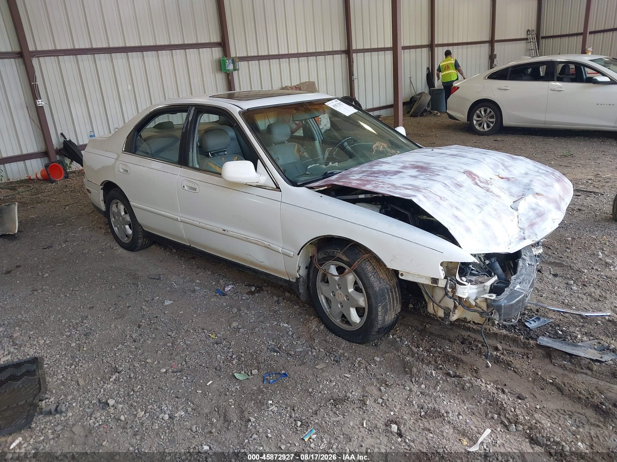 1995 Honda Accord Ex White vin: 1HGCE6663SA002465