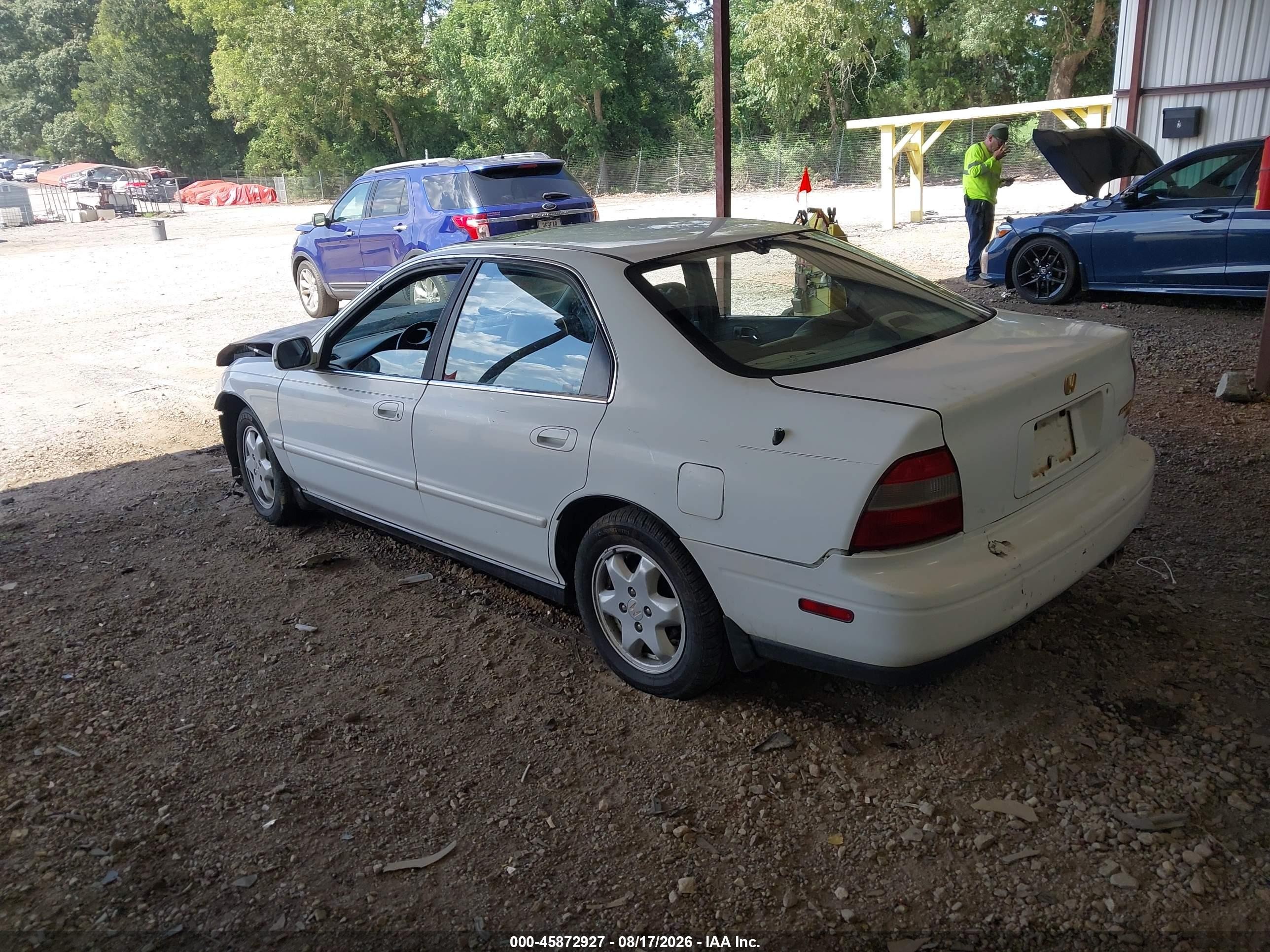 1995 Honda Accord Ex White vin: 1HGCE6663SA002465