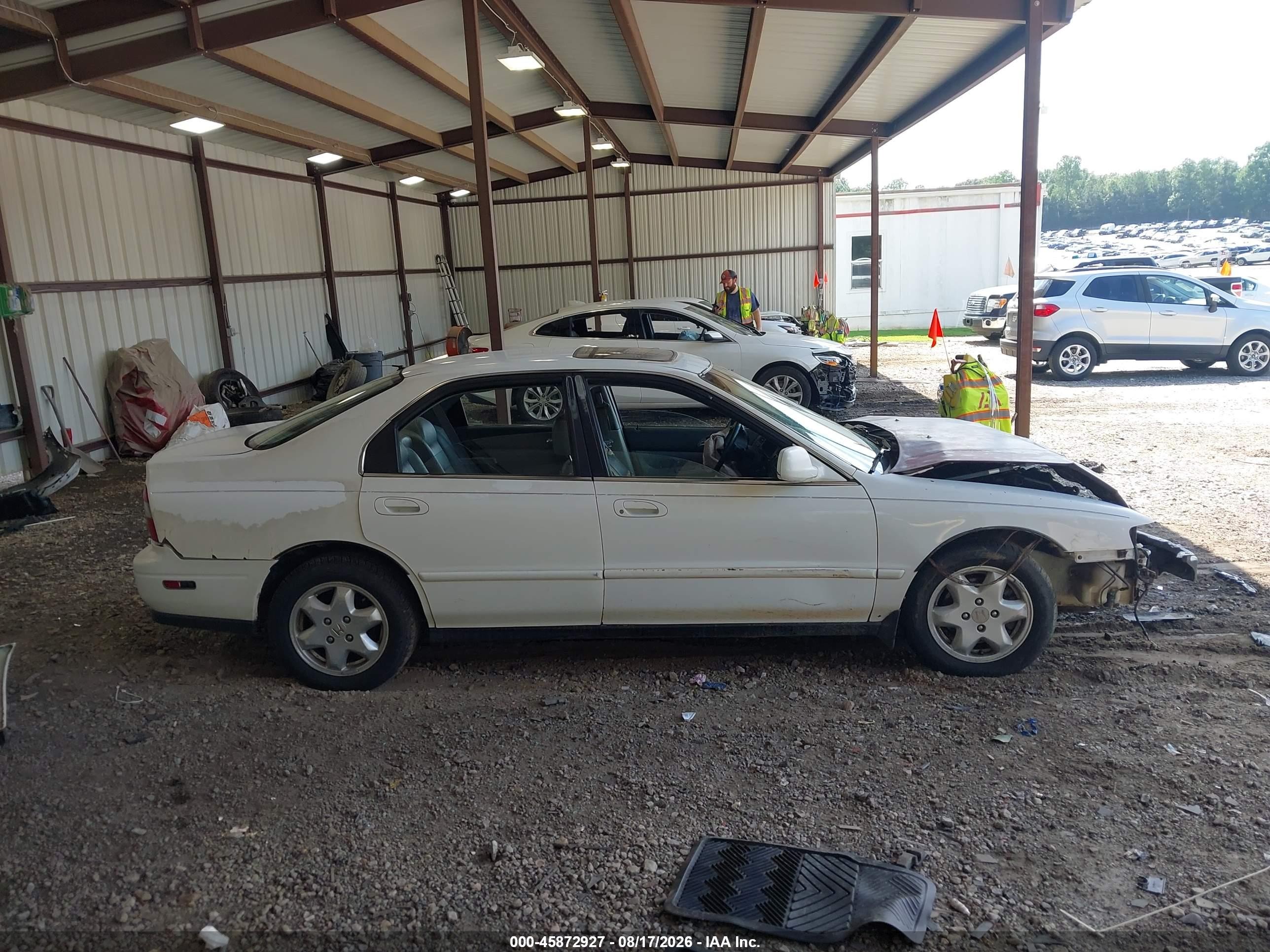 1995 Honda Accord Ex White vin: 1HGCE6663SA002465