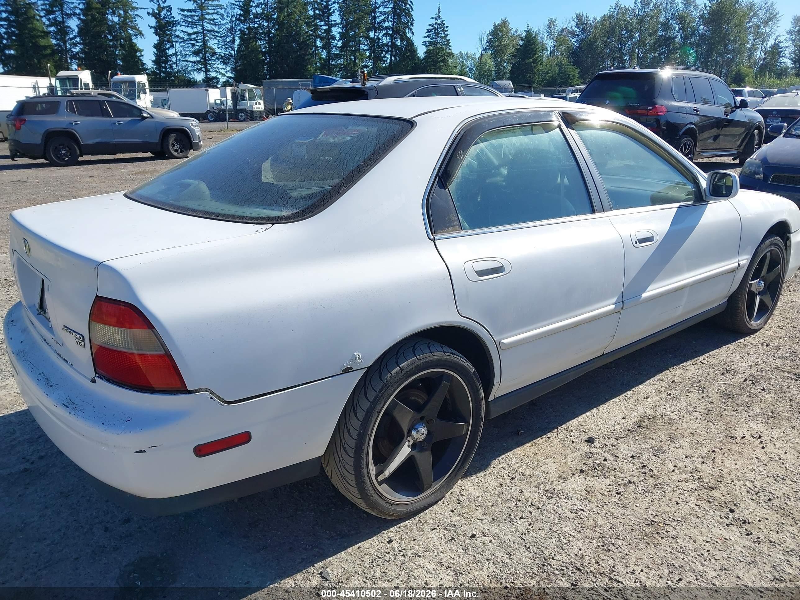 1995 Honda Accord Ex White vin: 1HGCE6669SA017407