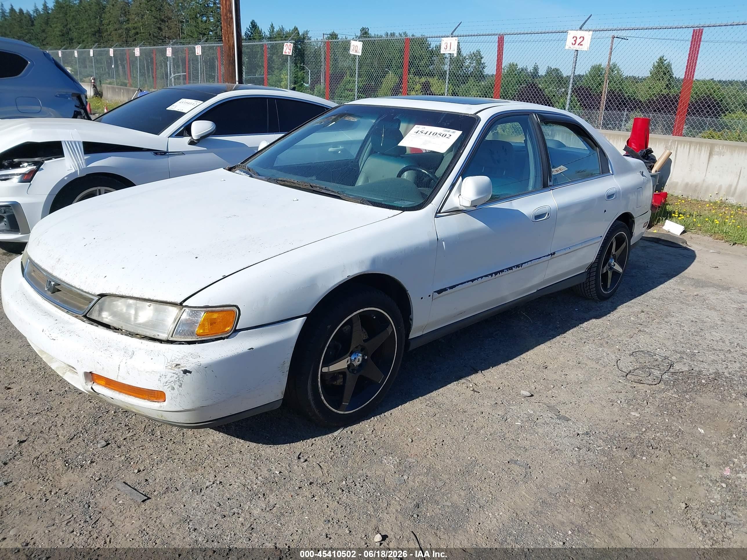 1995 Honda Accord Ex White vin: 1HGCE6669SA017407
