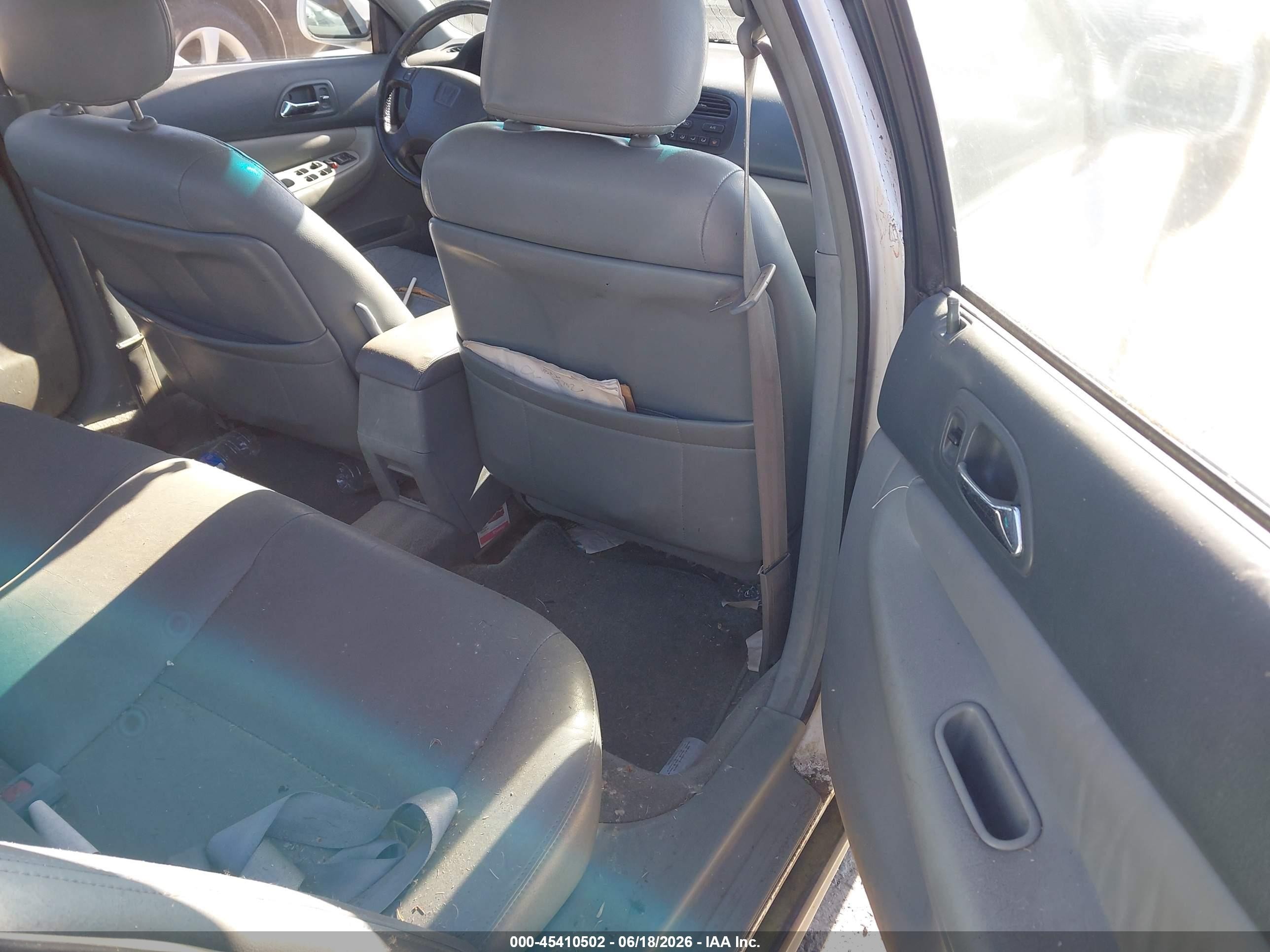 1995 Honda Accord Ex White vin: 1HGCE6669SA017407