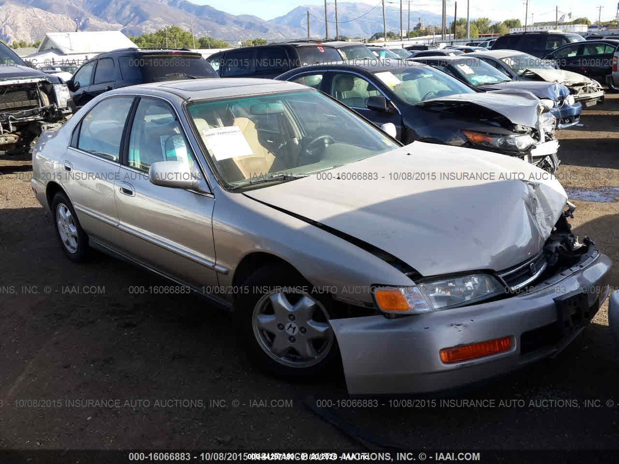 1997 Honda Accord Sdn Ex Gold vin: 1HGCE6672VA002177
