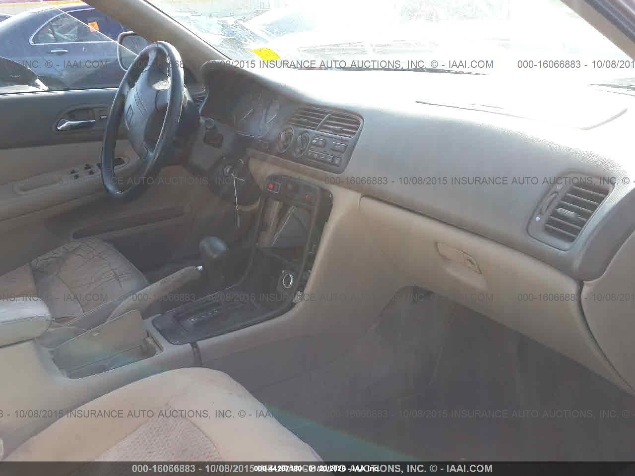 1997 Honda Accord Sdn Ex Gold vin: 1HGCE6672VA002177