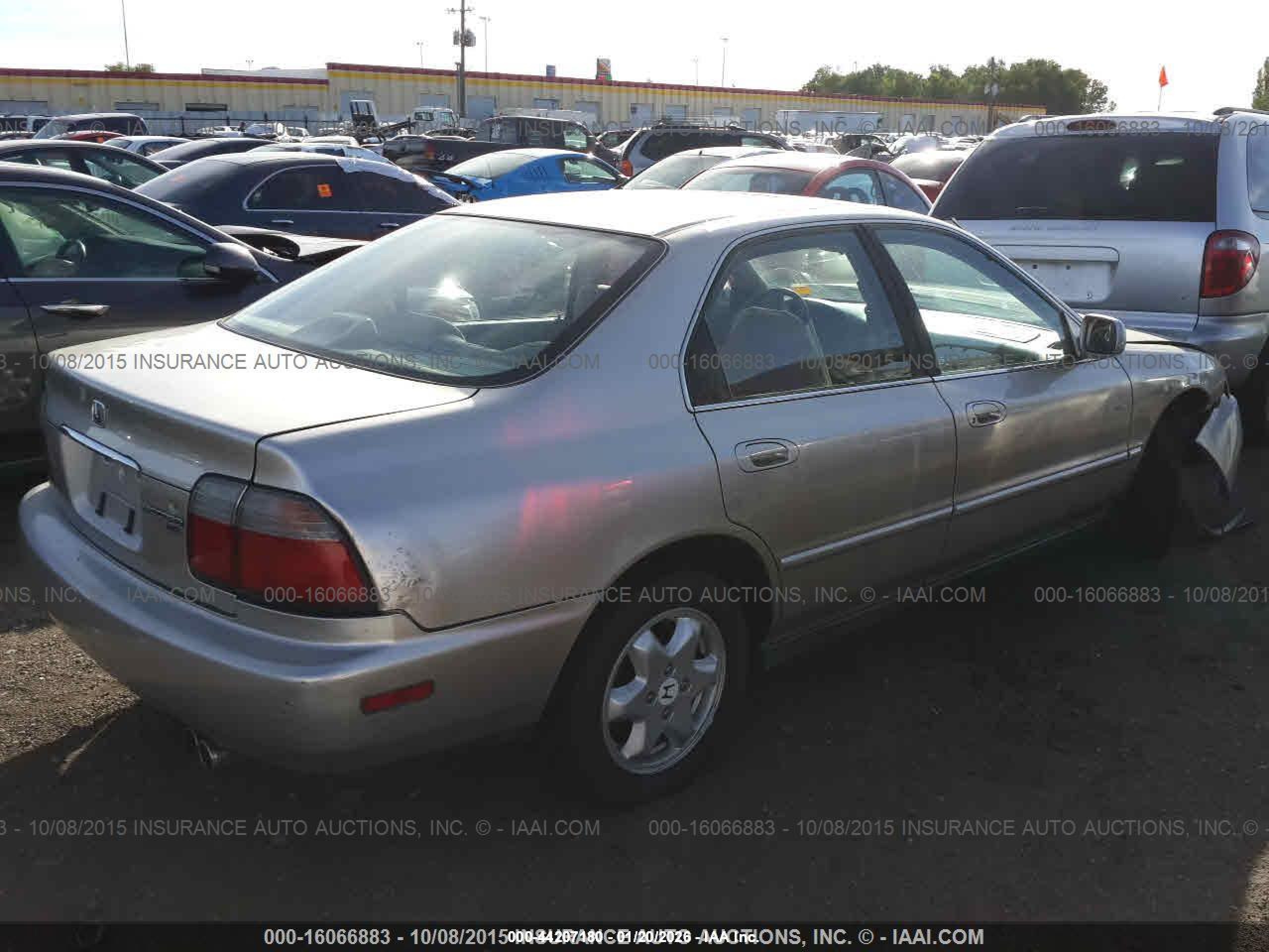 1997 Honda Accord Sdn Ex Gold vin: 1HGCE6672VA002177