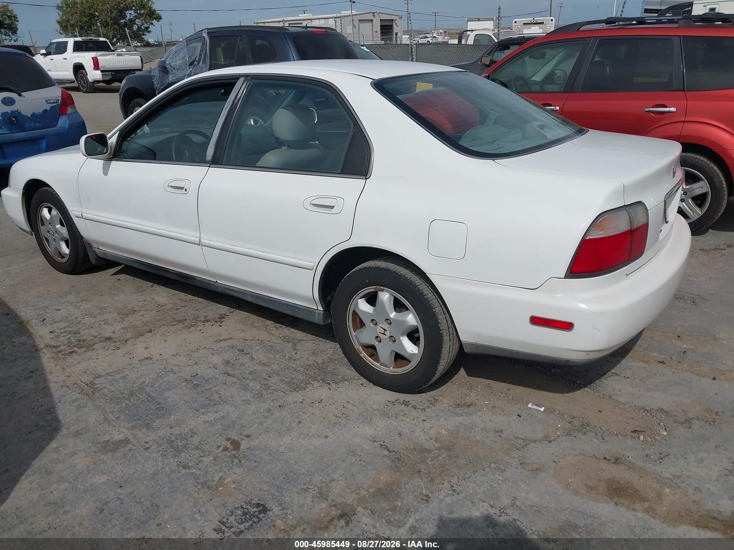 1997 Honda Accord Ex V6 White vin: 1HGCE6676VA014266