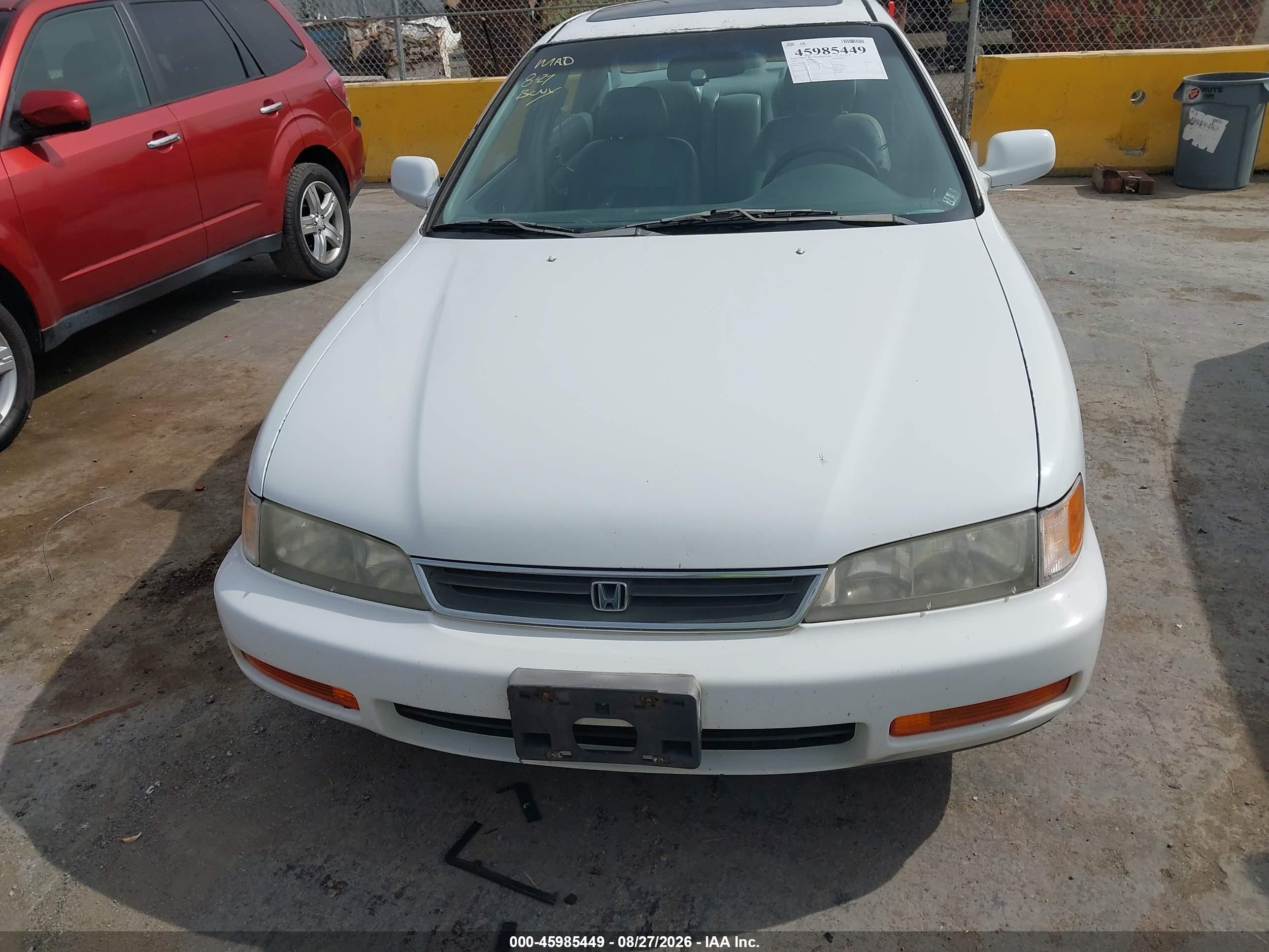1997 Honda Accord Ex V6 White vin: 1HGCE6676VA014266