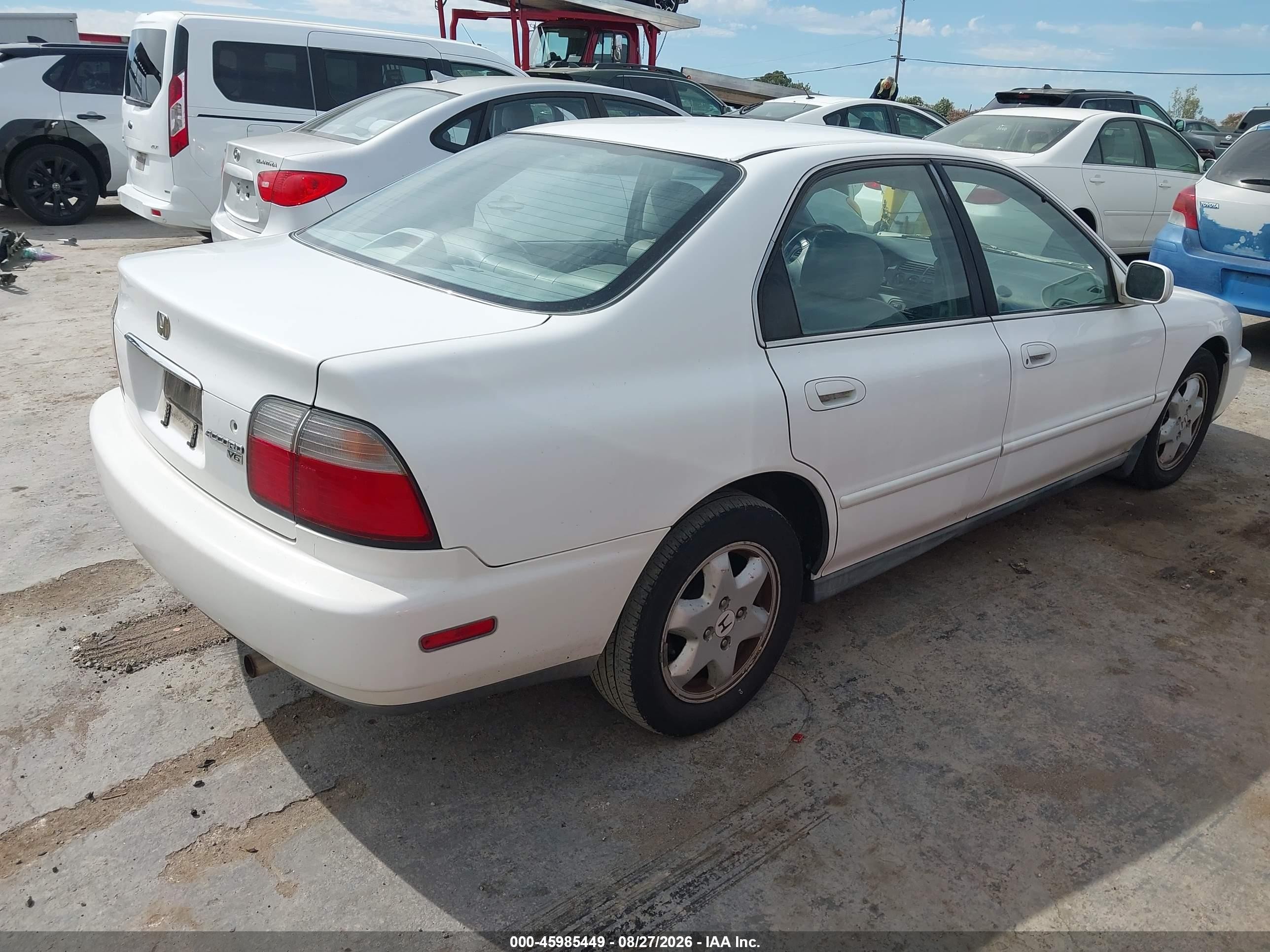 1997 Honda Accord Ex V6 White vin: 1HGCE6676VA014266