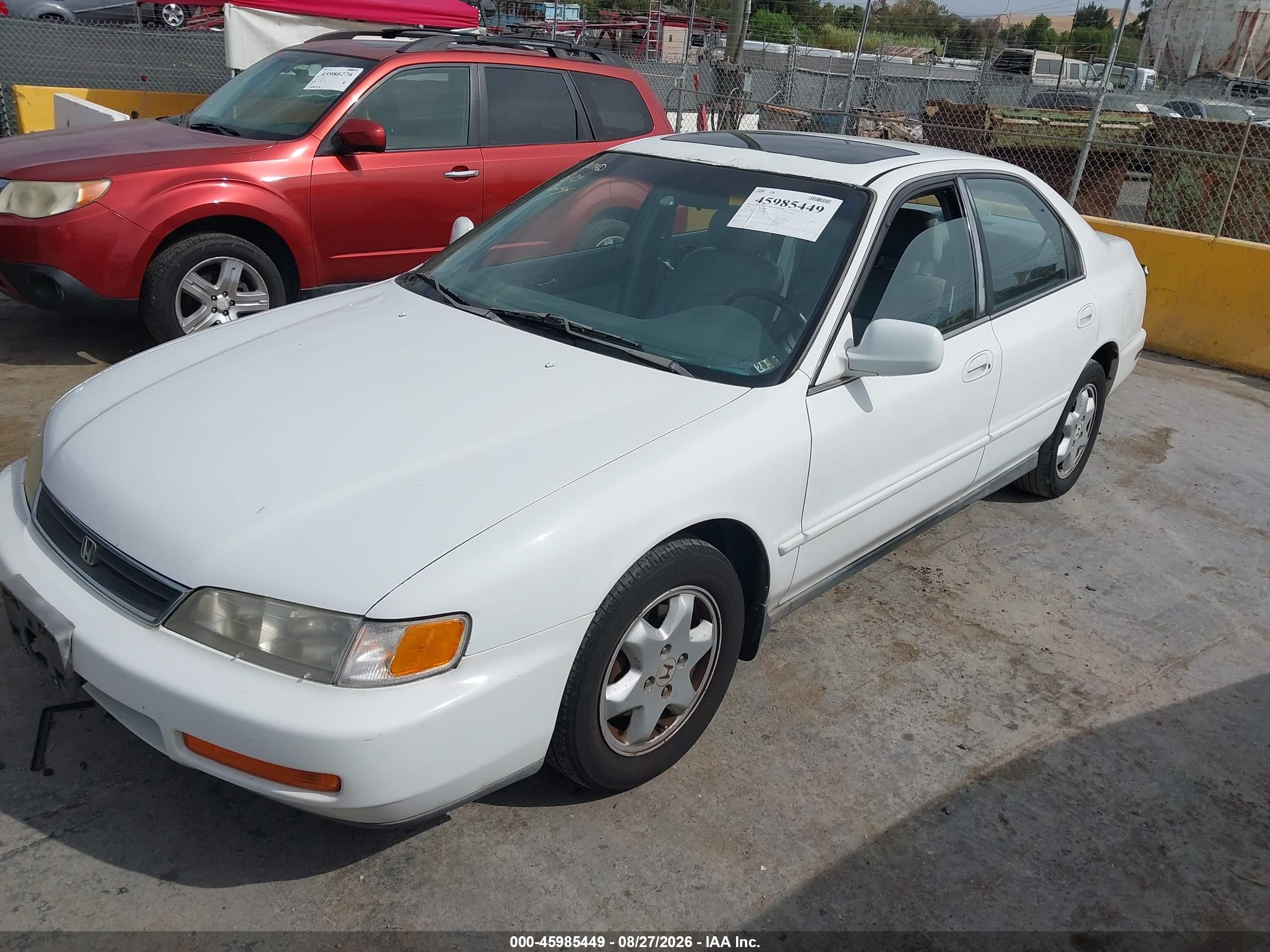 1997 Honda Accord Ex V6 White vin: 1HGCE6676VA014266