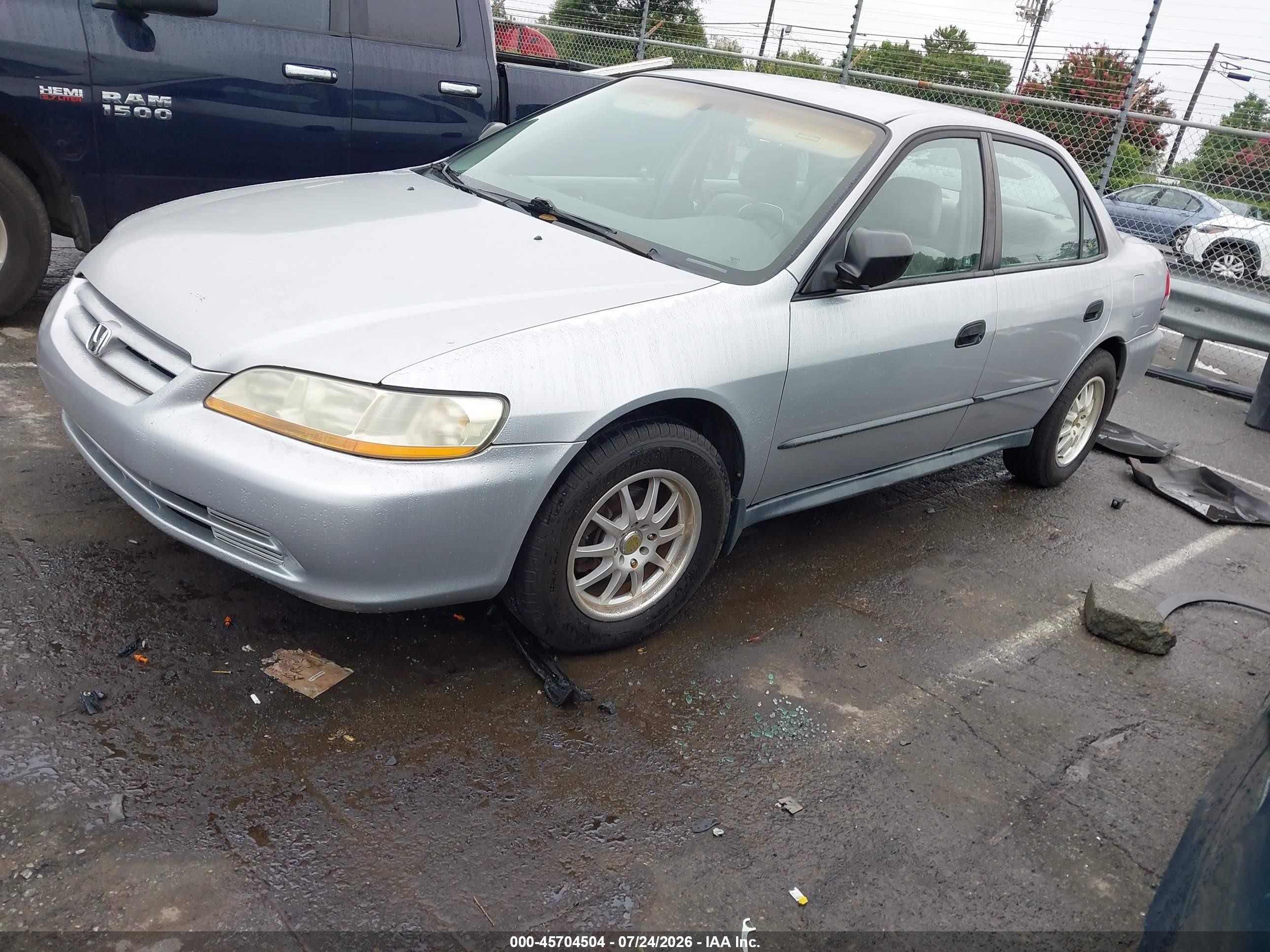 2001 Honda Accord 2.3 Dx Silver vin: 1HGCF85451A075036