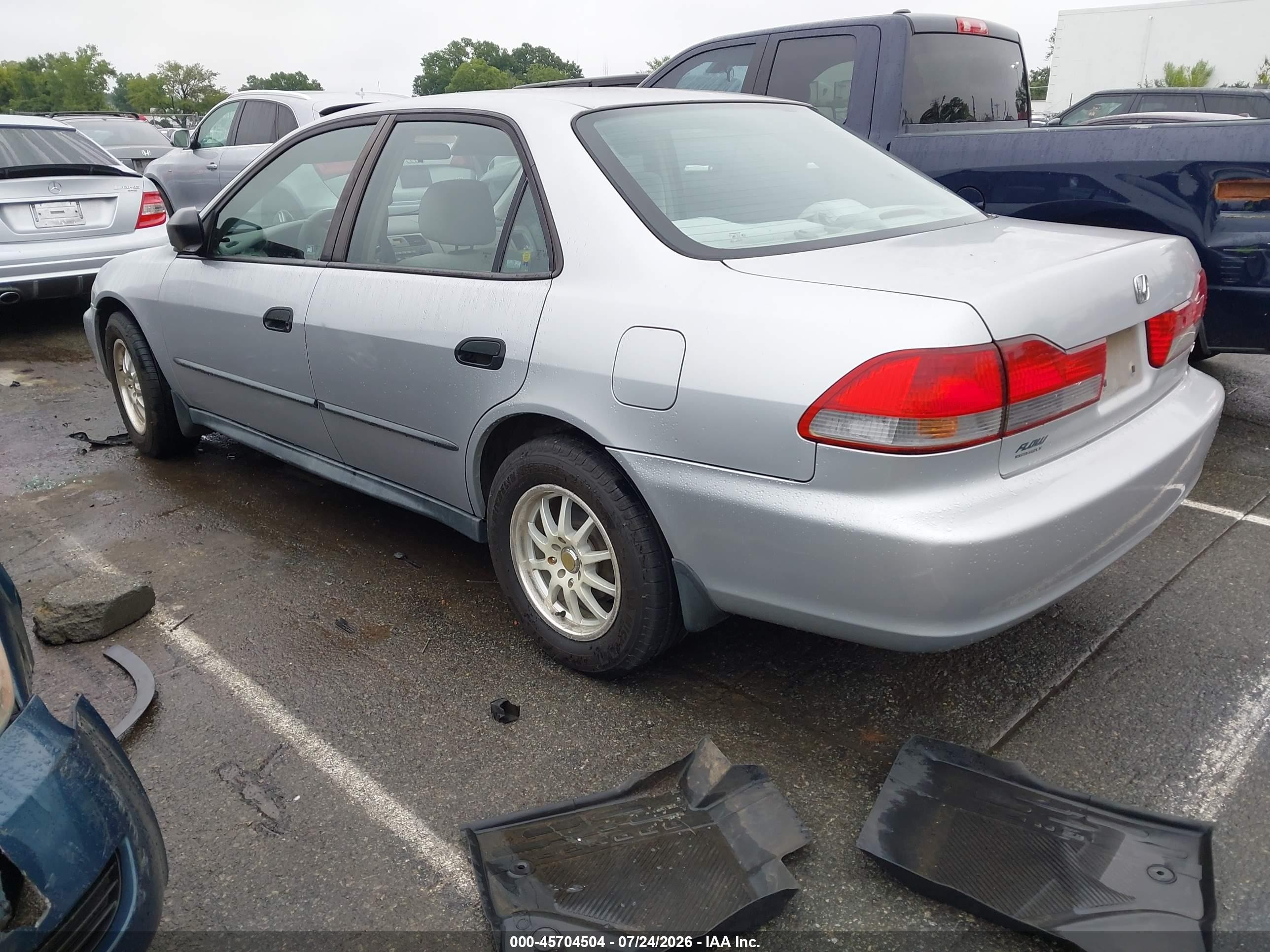 2001 Honda Accord 2.3 Dx Silver vin: 1HGCF85451A075036