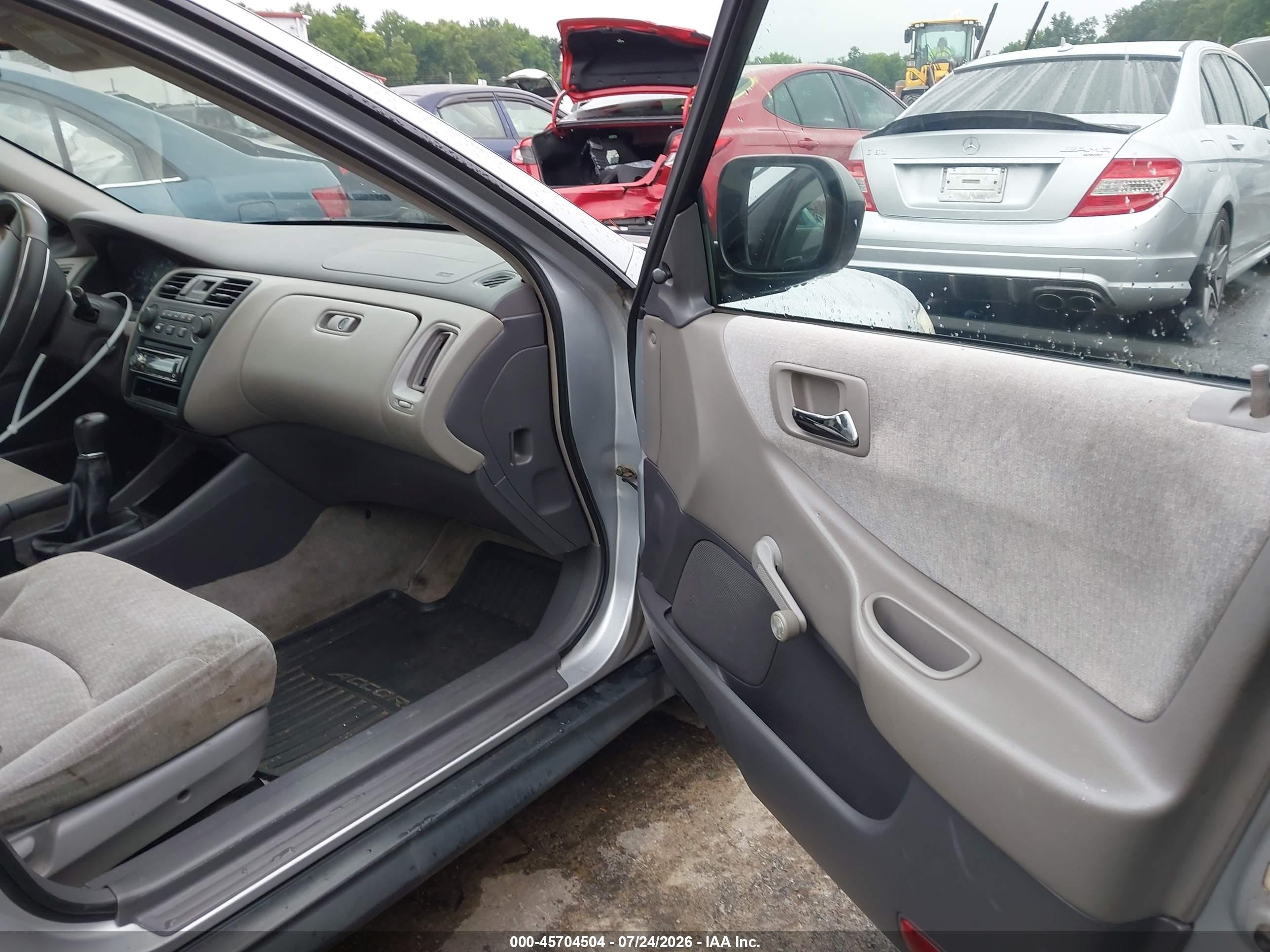 2001 Honda Accord 2.3 Dx Silver vin: 1HGCF85451A075036