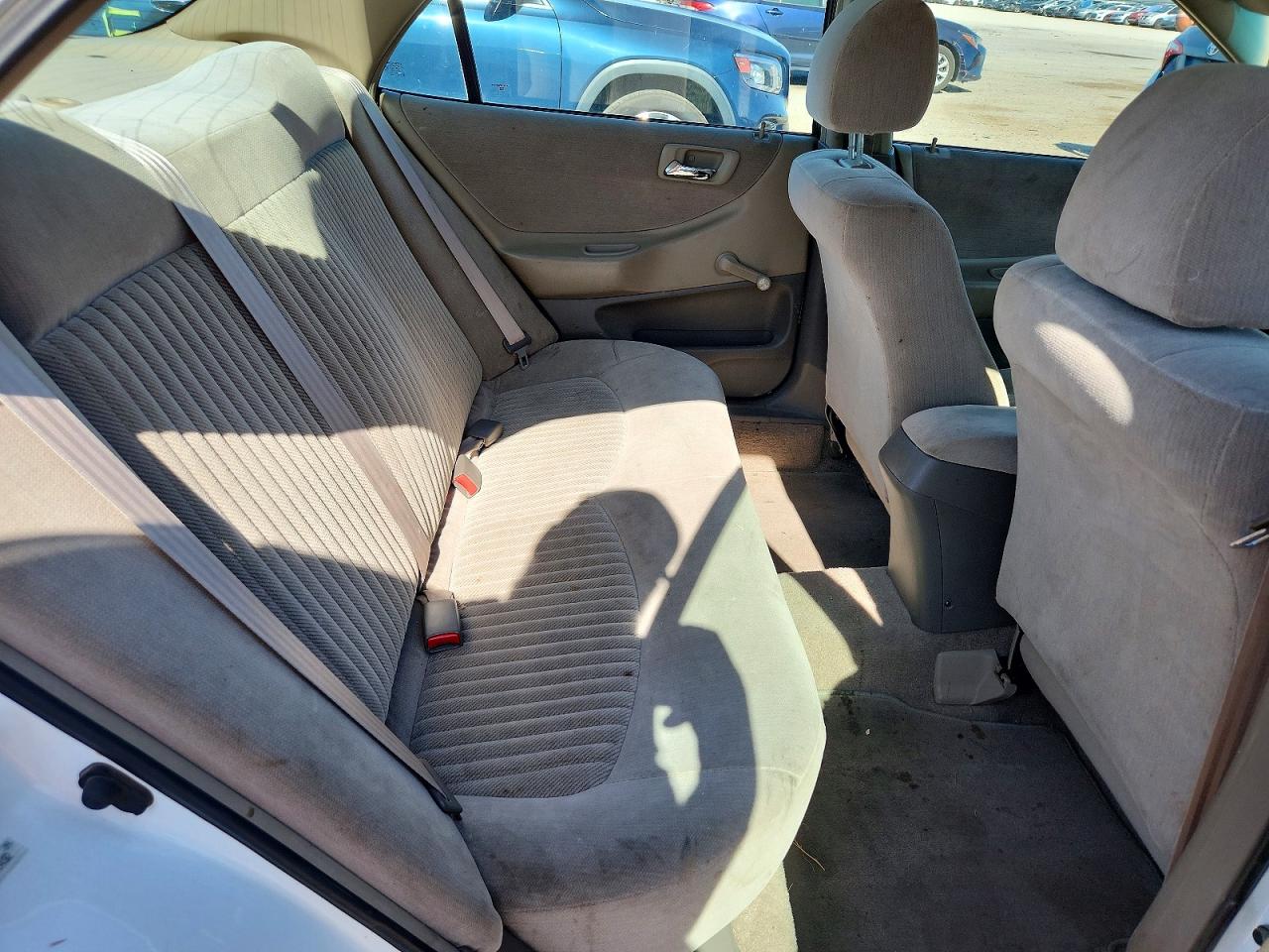 1998 Honda Accord Dx White vin: 1HGCF8641WA175432