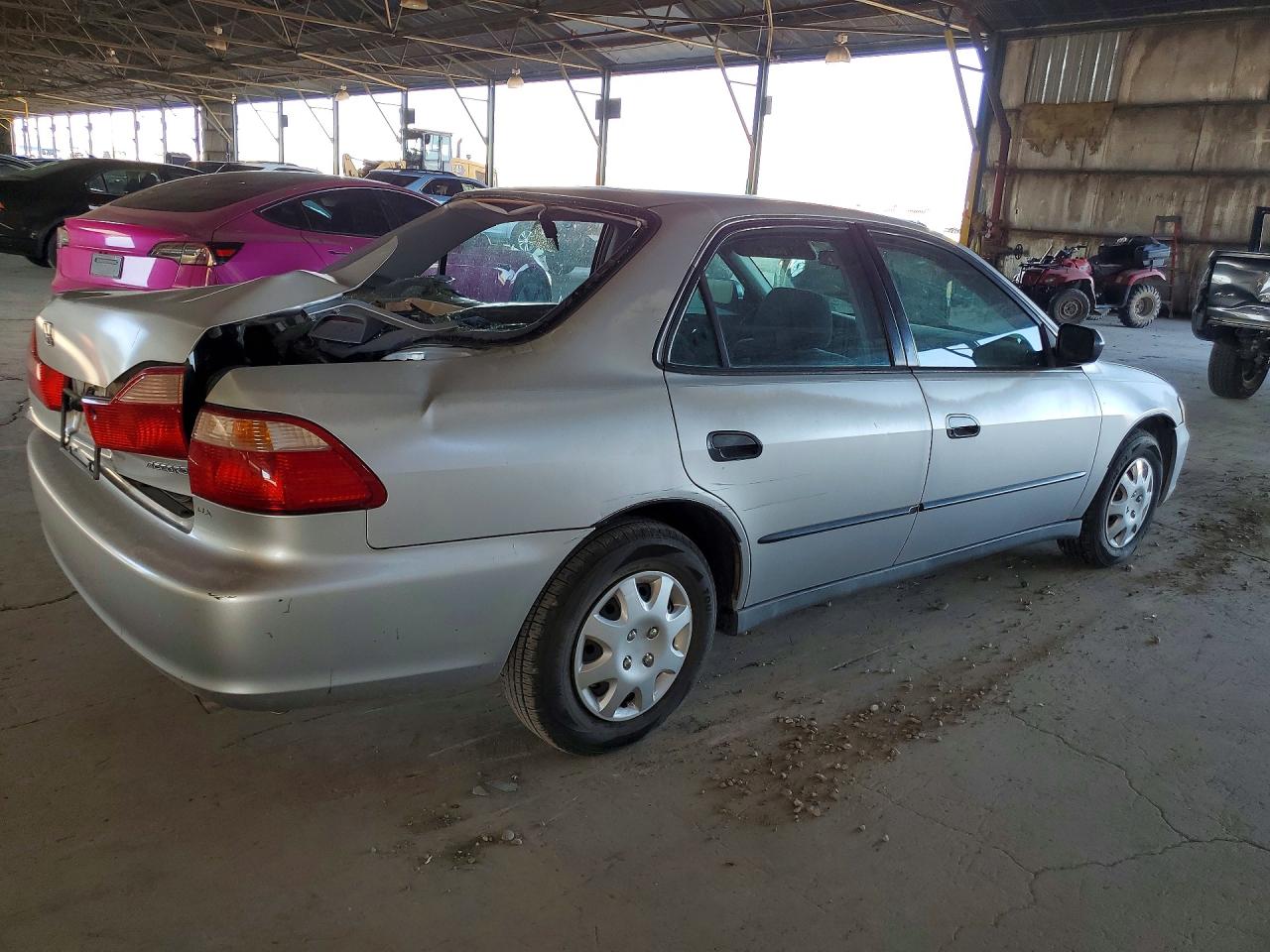 2000 Honda Accord Dx Silver vin: 1HGCF8645YA082044