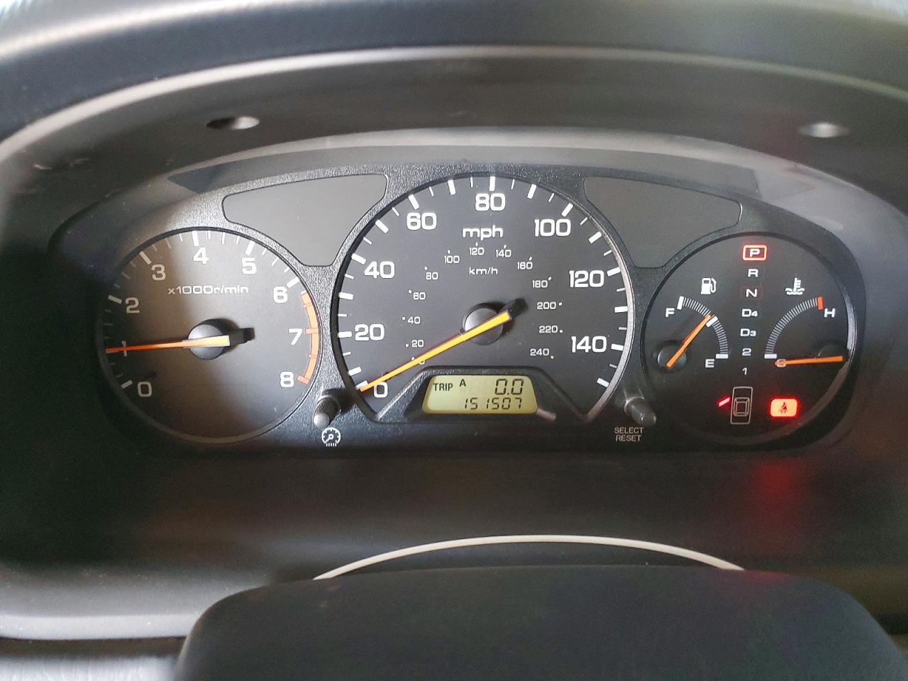 2000 Honda Accord Dx Silver vin: 1HGCF8645YA082044